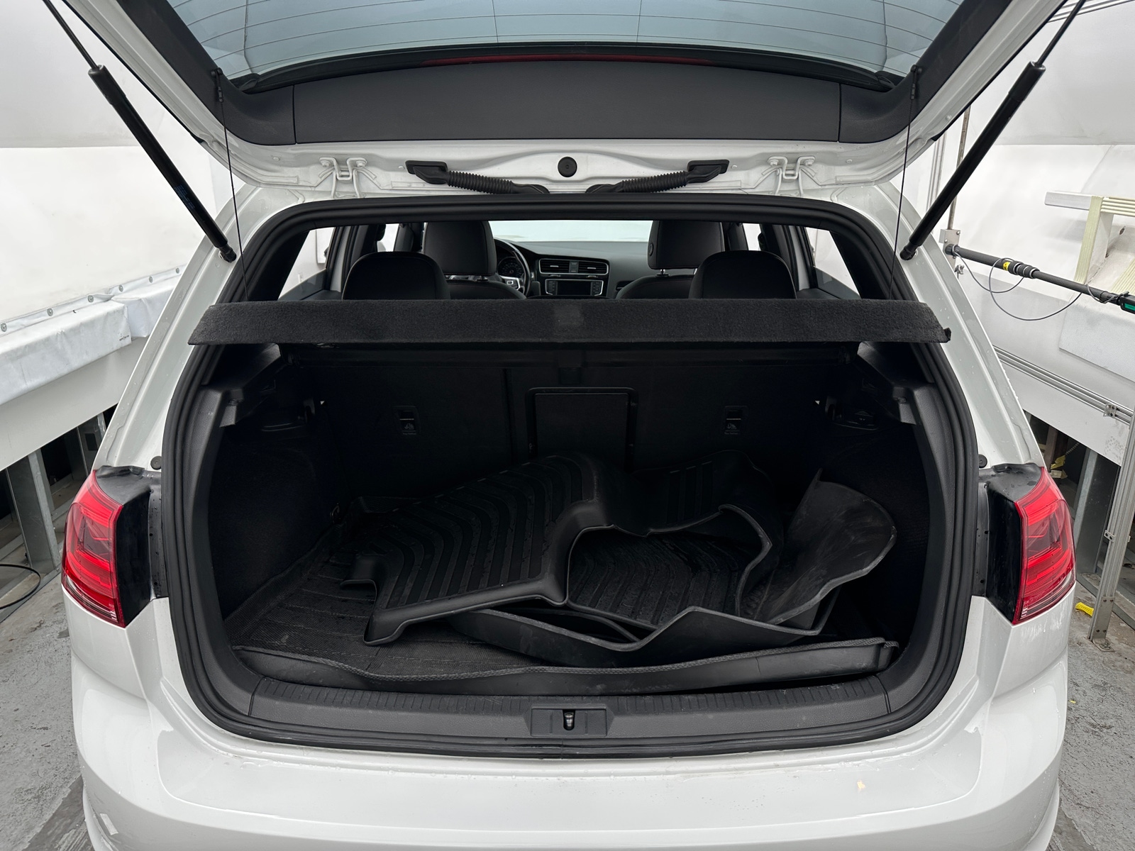 Thumbnail: 2017 Volkswagen Golf - 6