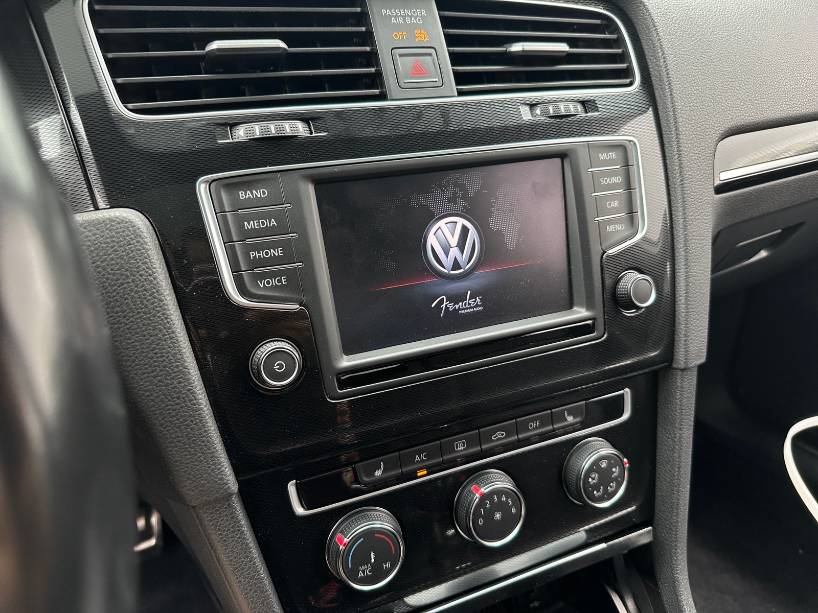 Thumbnail: 2017 Volkswagen Golf - 3