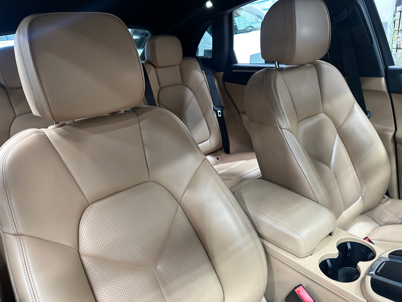 Thumbnail: 2018 Porsche Macan - 2