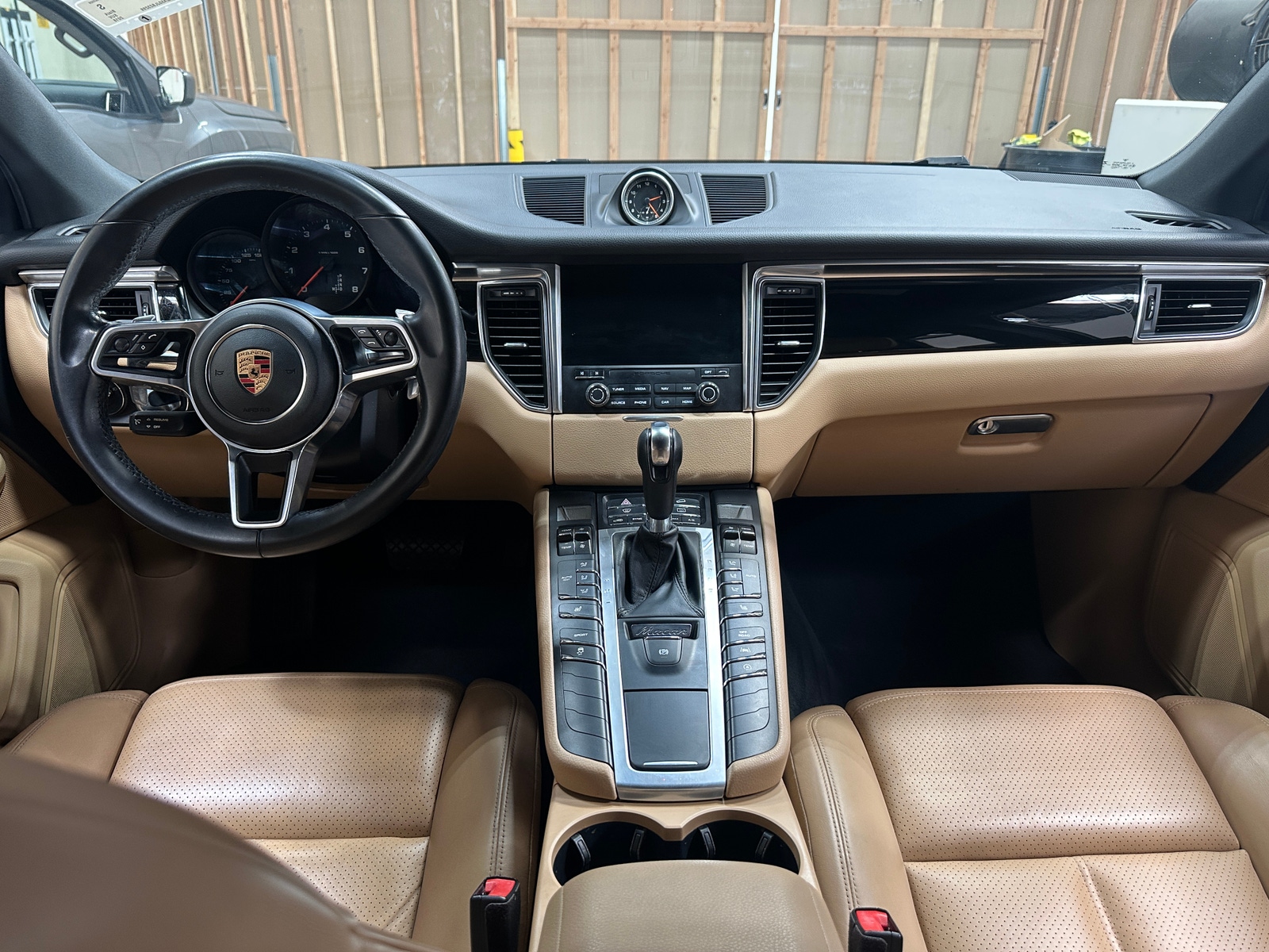 Thumbnail: 2018 Porsche Macan - 3