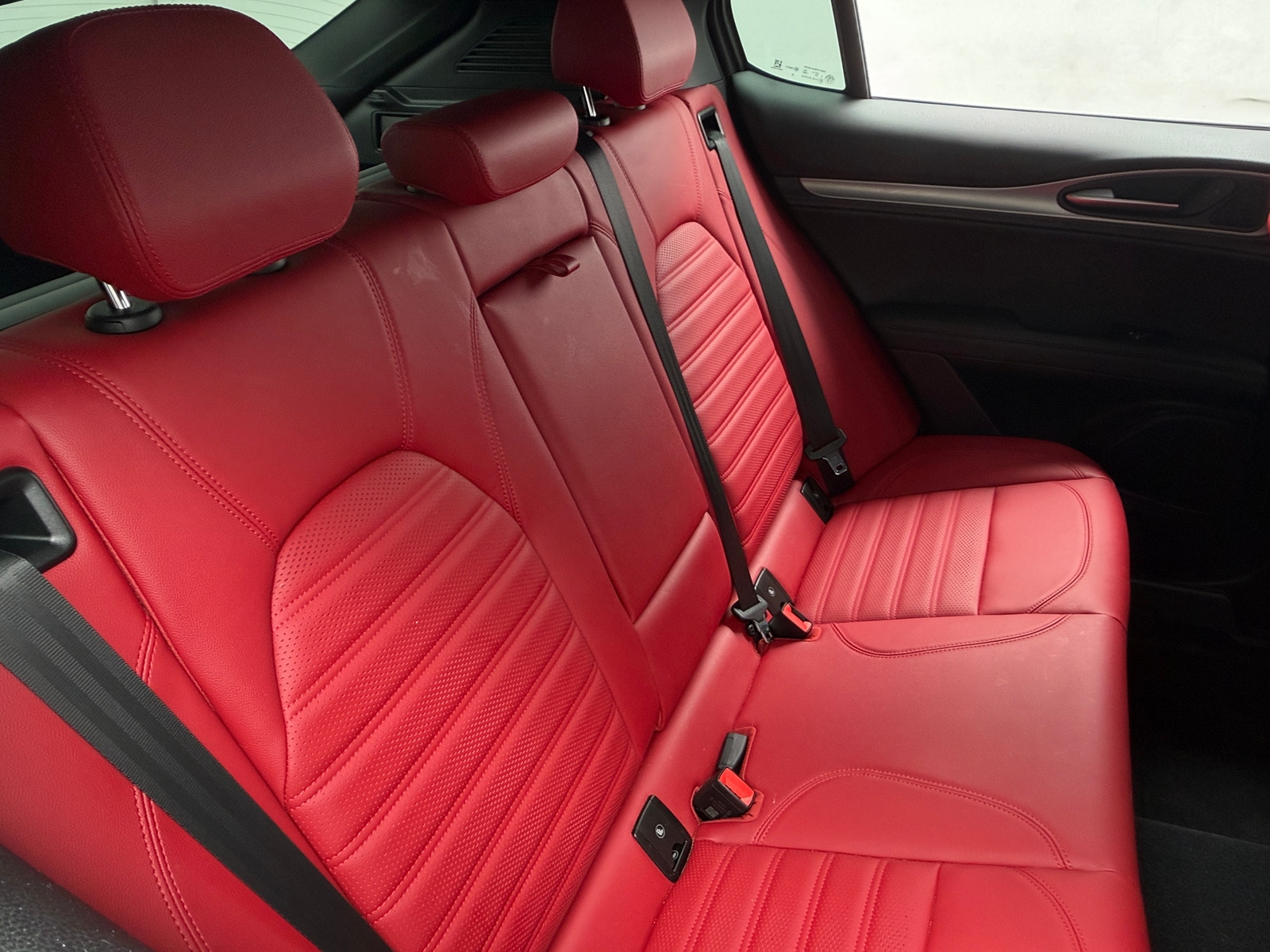 Thumbnail: 2024 Alfa Romeo Stelvio - 5