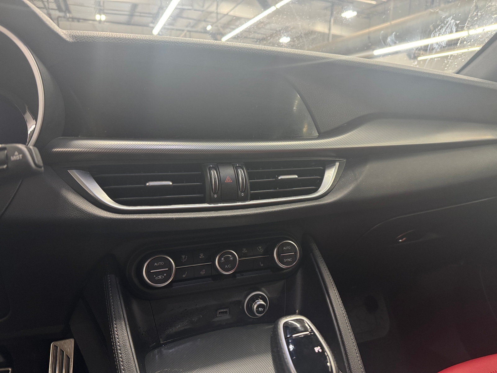 Thumbnail: 2024 Alfa Romeo Stelvio - 3