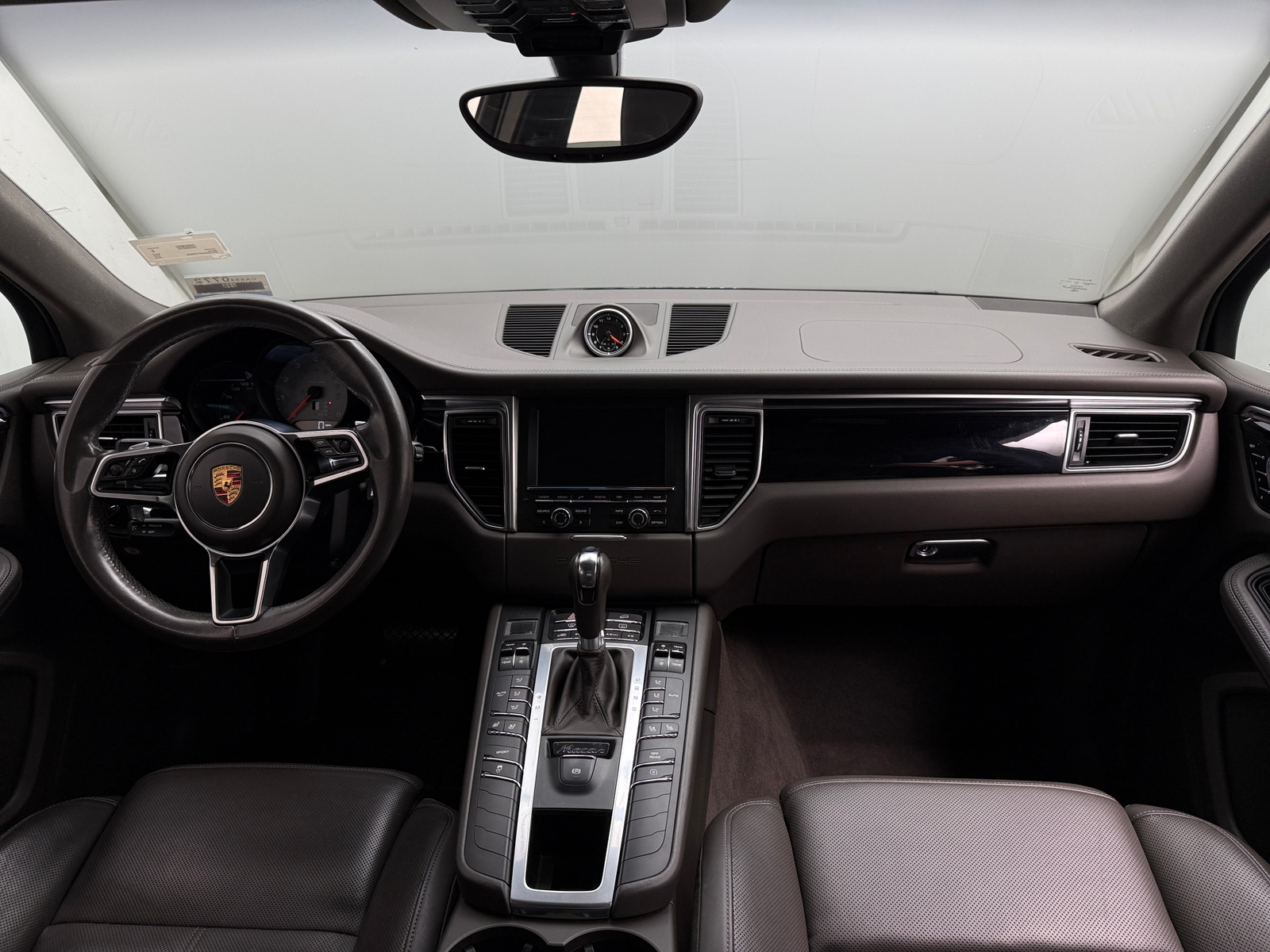Thumbnail: 2015 Porsche Macan - 3