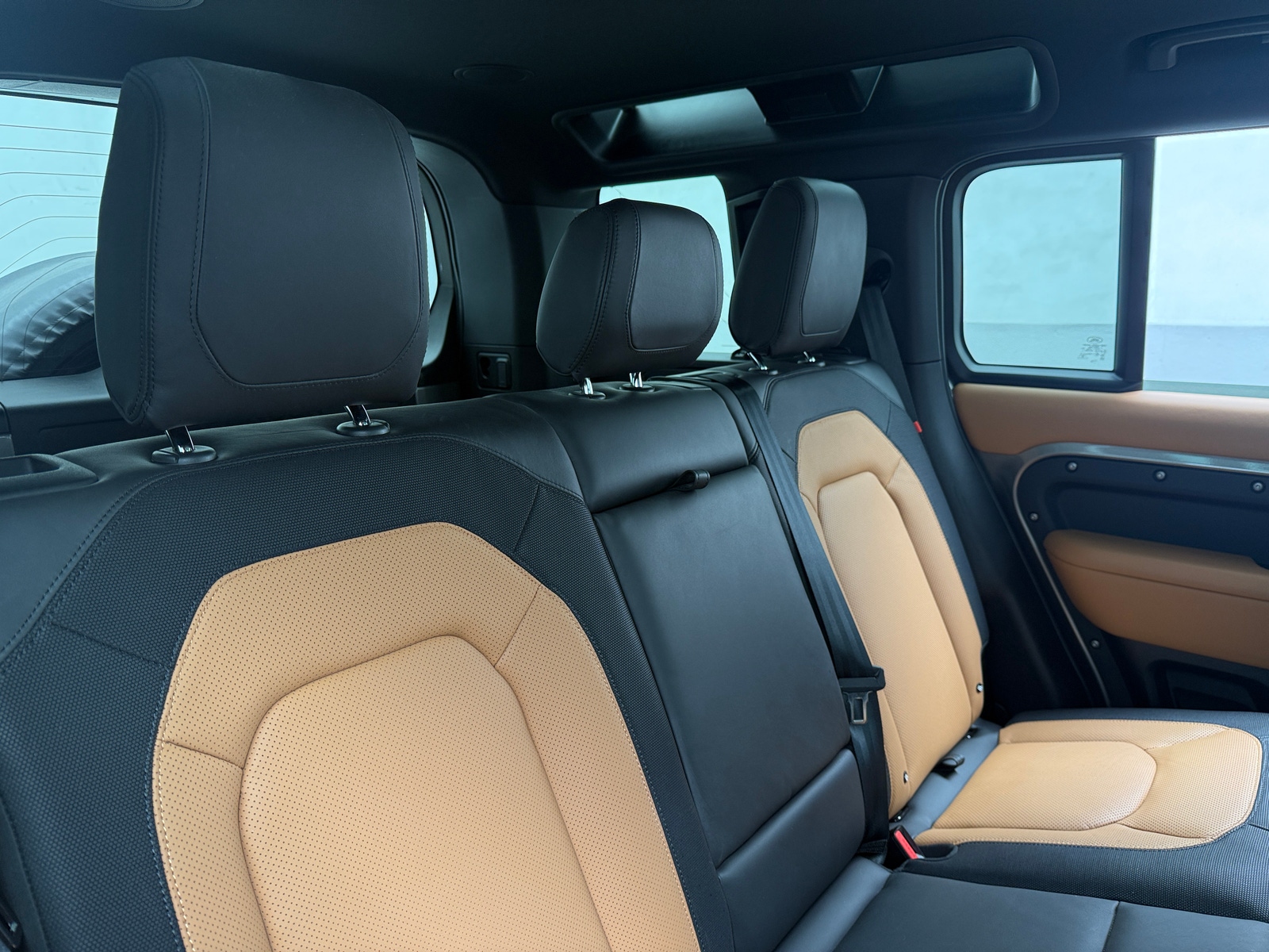 Thumbnail: 2023 Land Rover Defender - 5