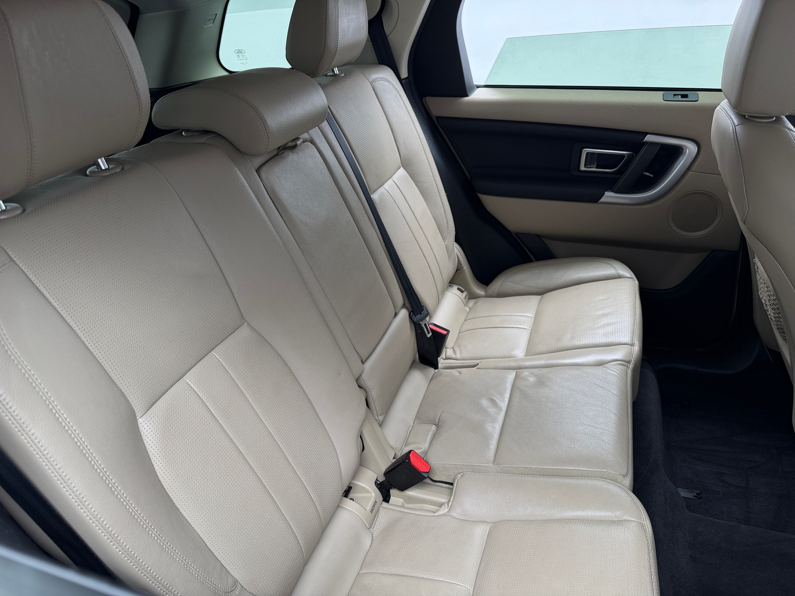 Thumbnail: 2018 Land Rover Discovery Sport - 5
