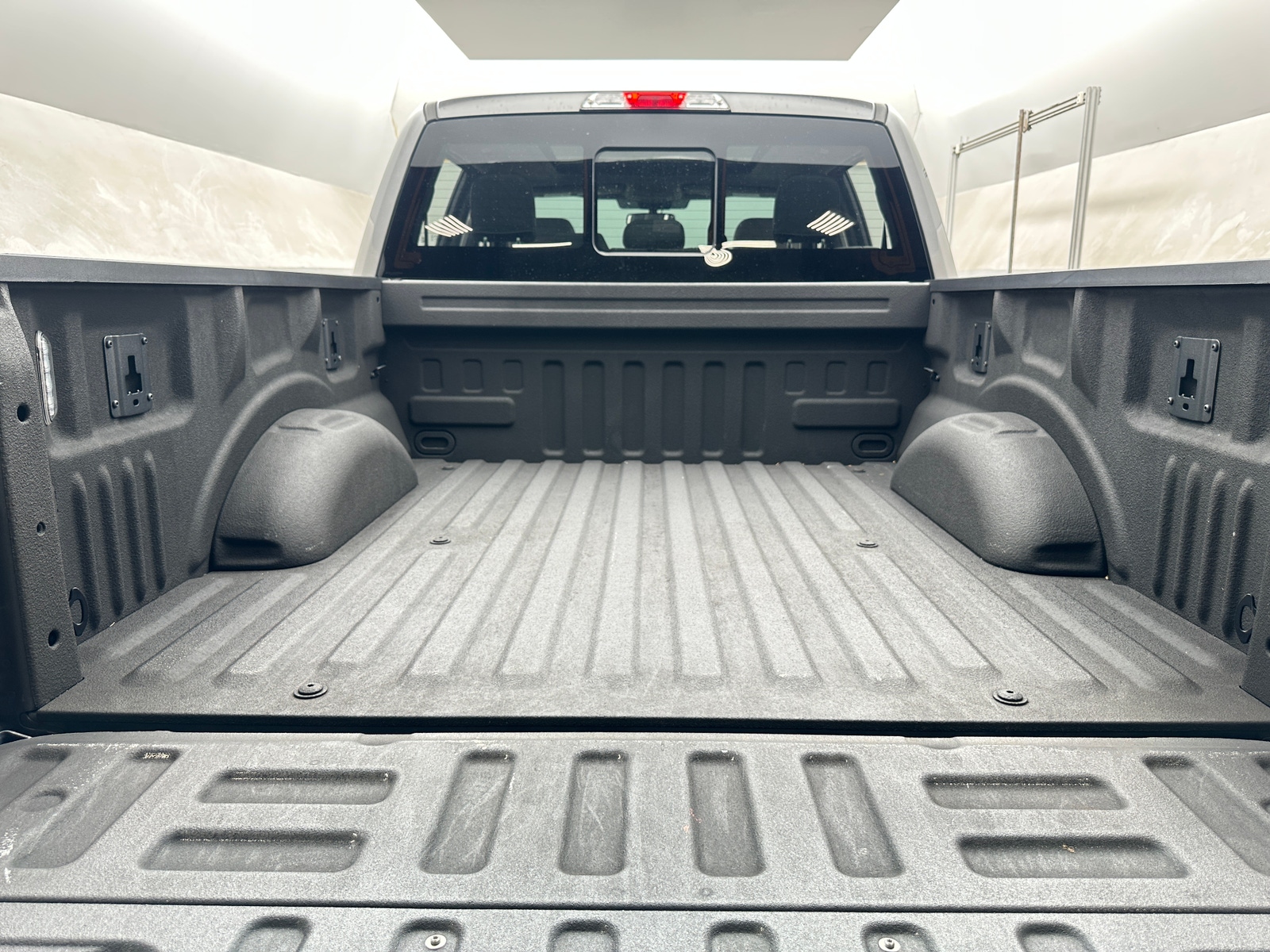 Thumbnail: 2019 Ford Econoline - 6