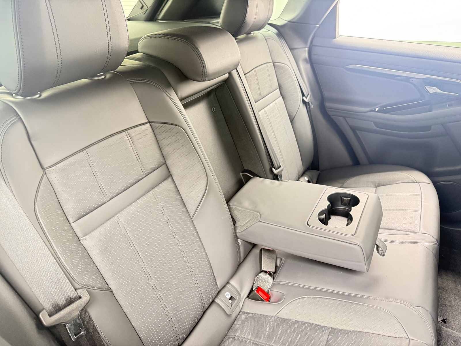 Thumbnail: 2020 Land Rover Range Rover Evoque - 5