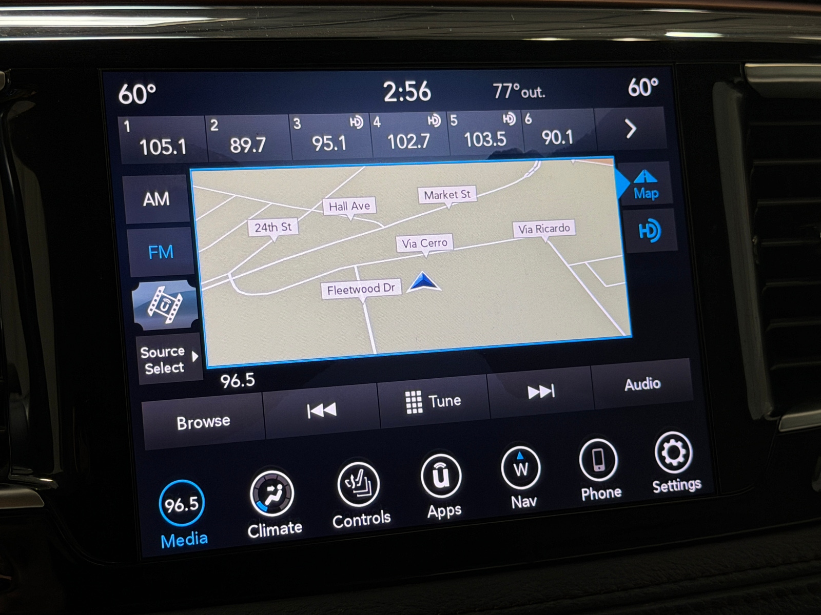 Thumbnail: 2020 Chrysler Pacifica - 3