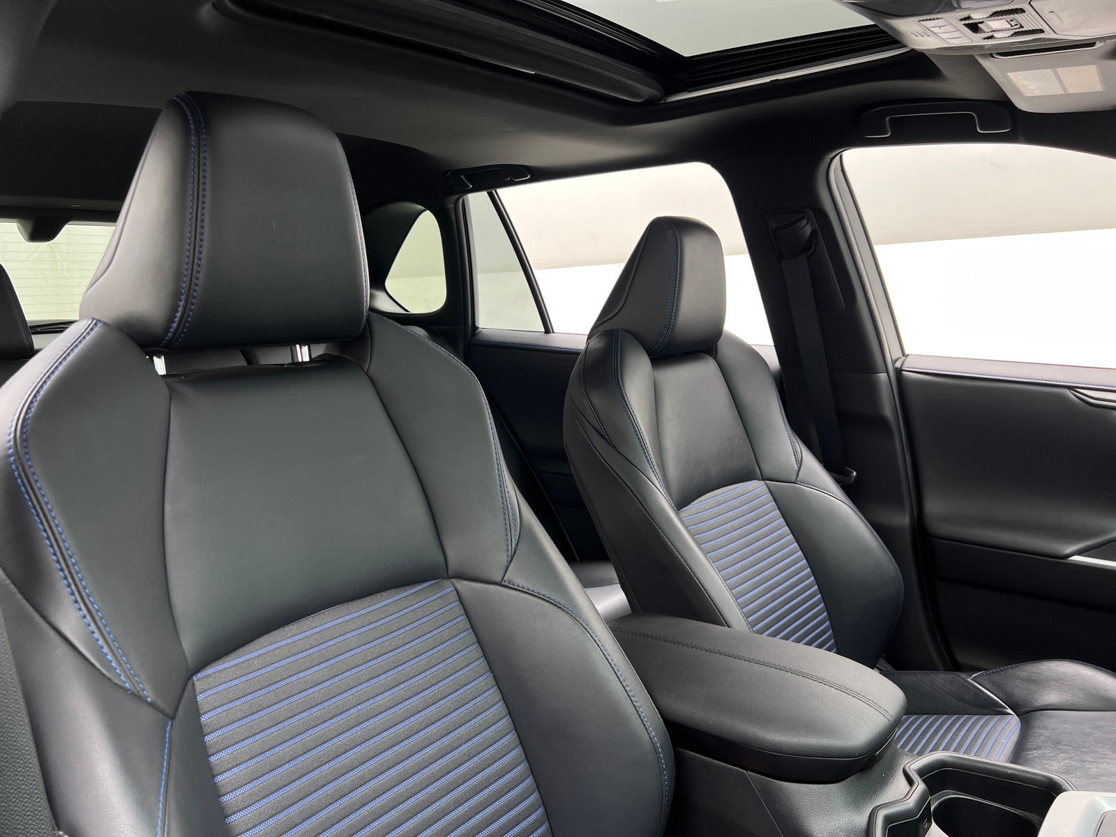 Thumbnail: 2020 Toyota RAV4 - 2