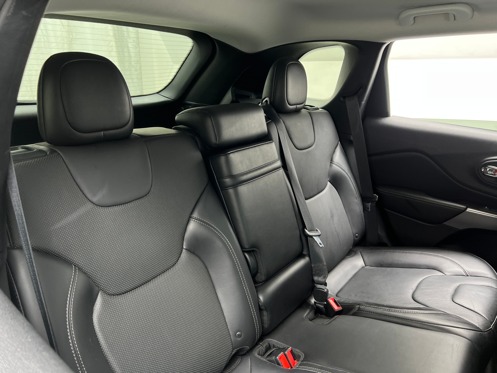 Thumbnail: 2019 Jeep Cherokee - 5