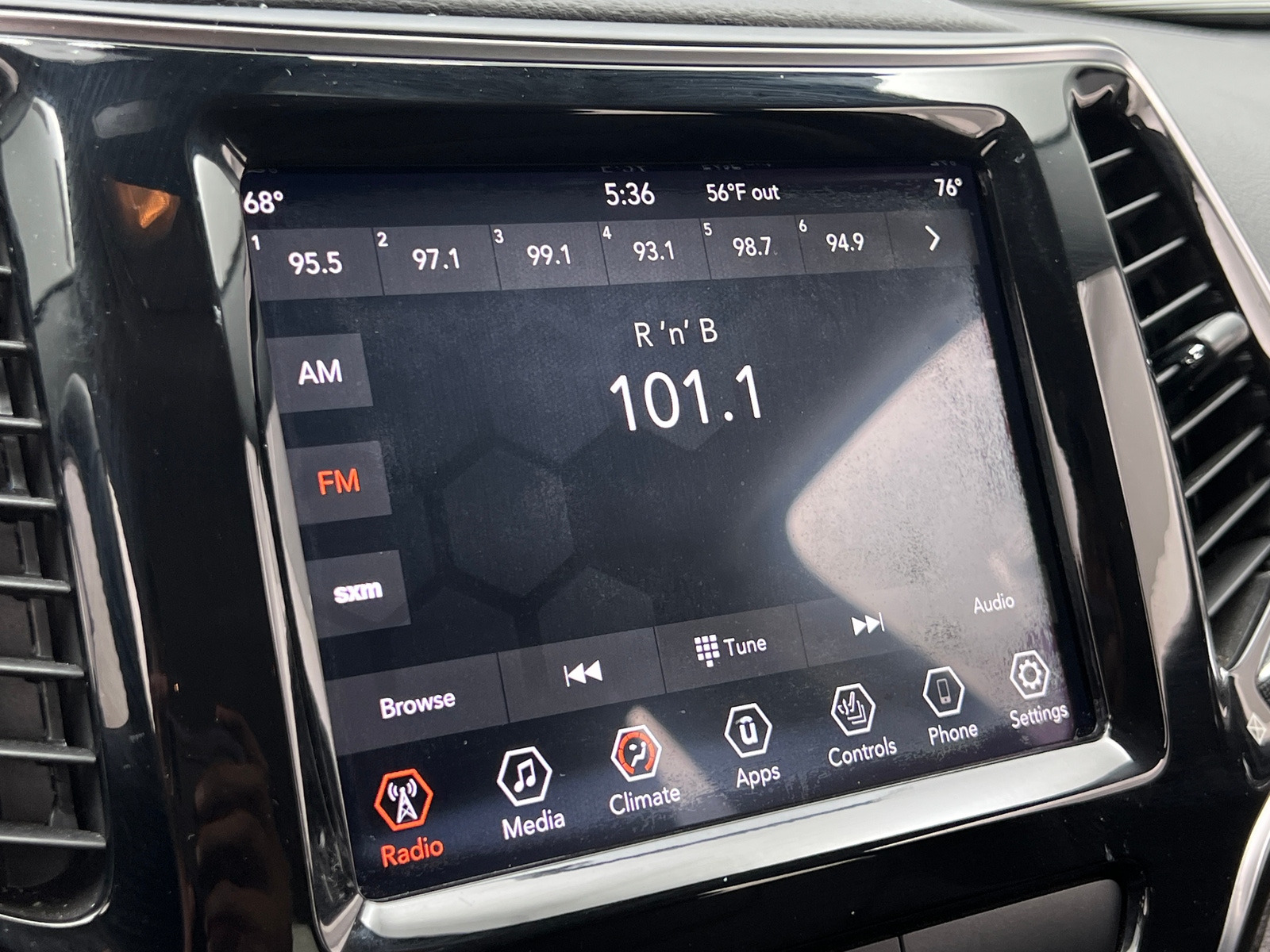 Thumbnail: 2019 Jeep Cherokee - 3