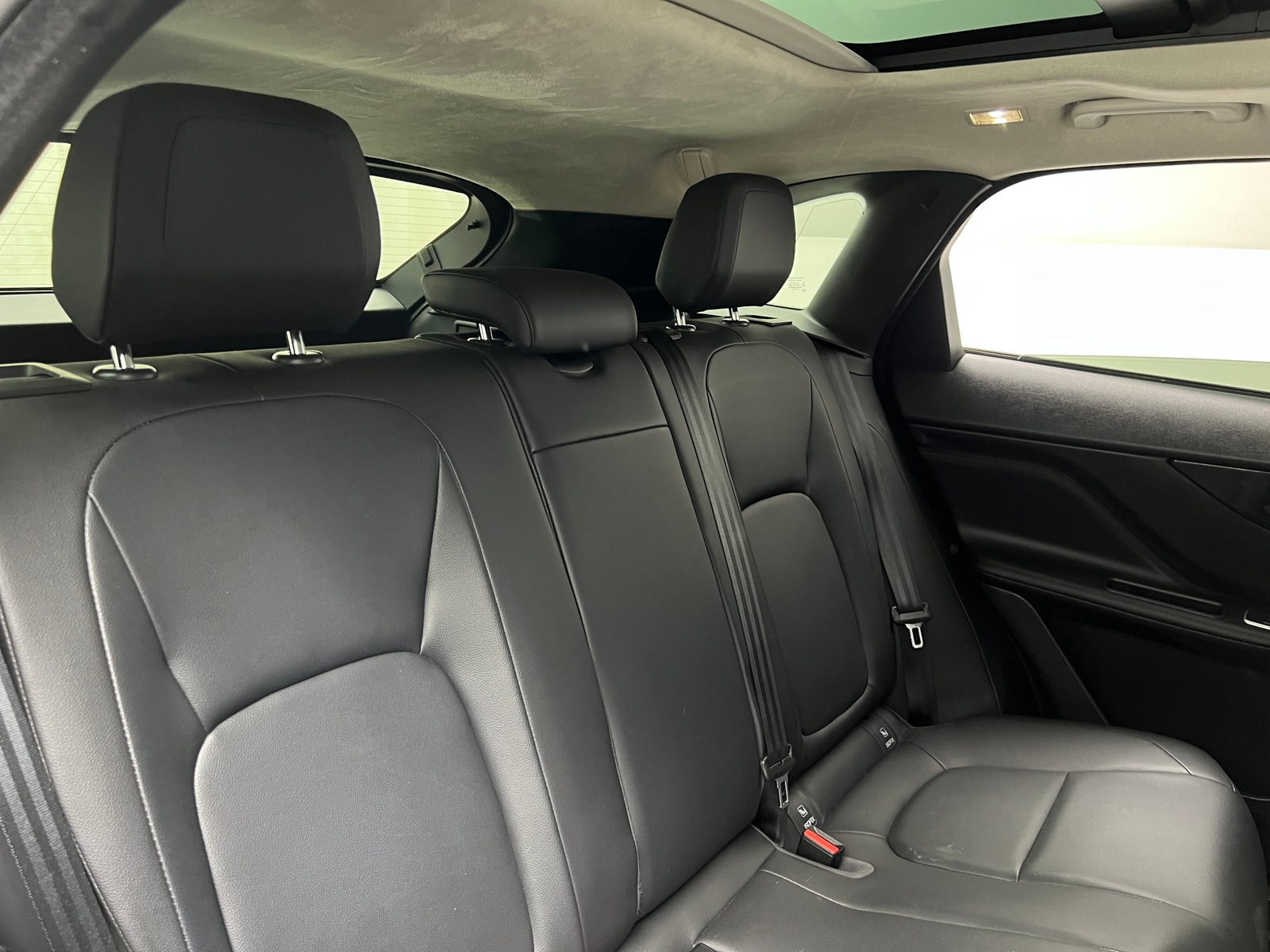 Thumbnail: 2019 Jaguar F-Pace - 6
