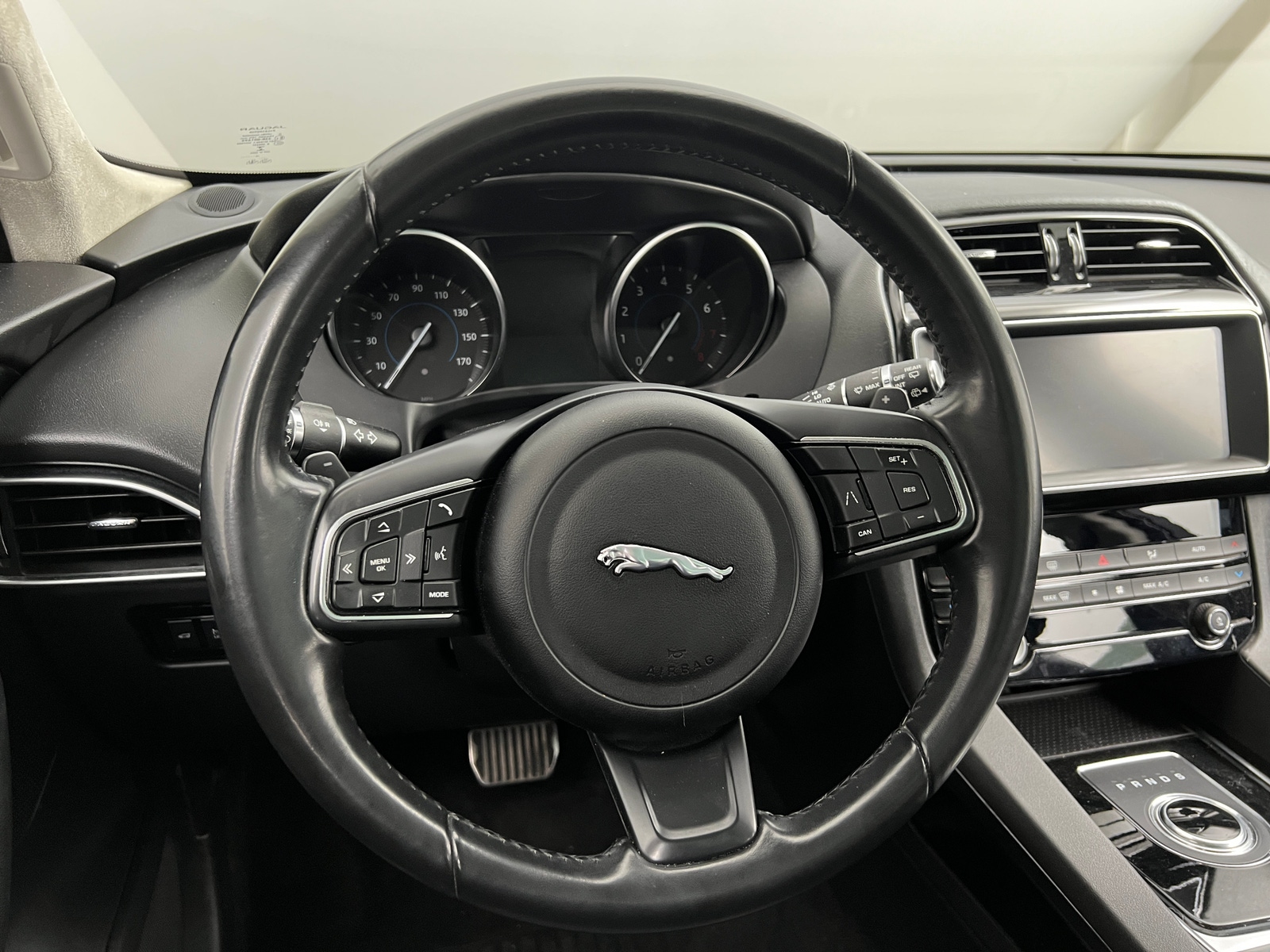Thumbnail: 2019 Jaguar F-Pace - 5