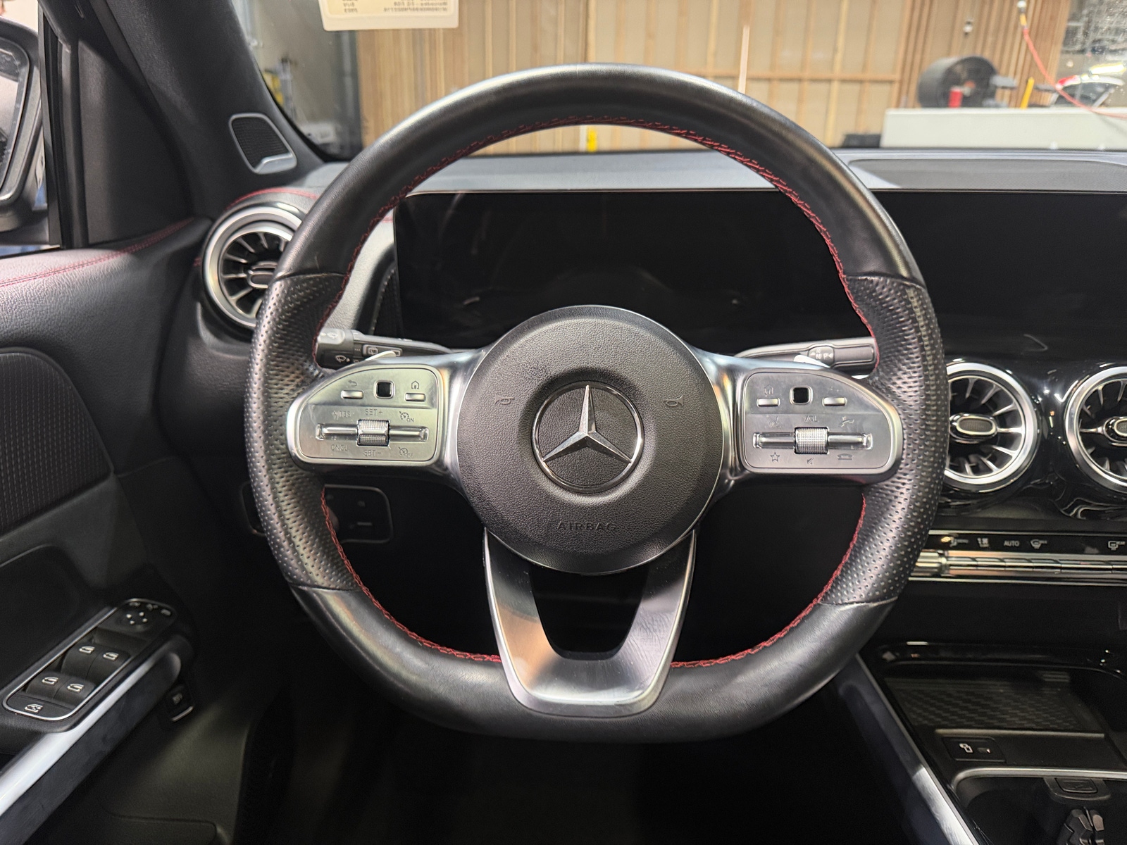 Thumbnail: 2023 Mercedes-Benz EQB - 4