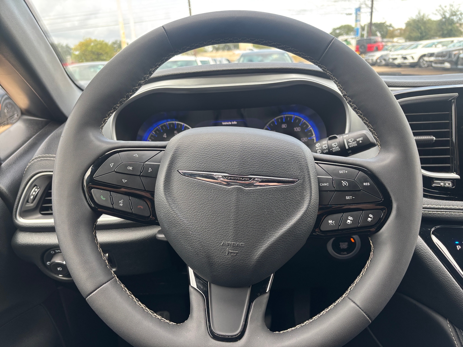 Thumbnail: 2025 Chrysler Pacifica - 5
