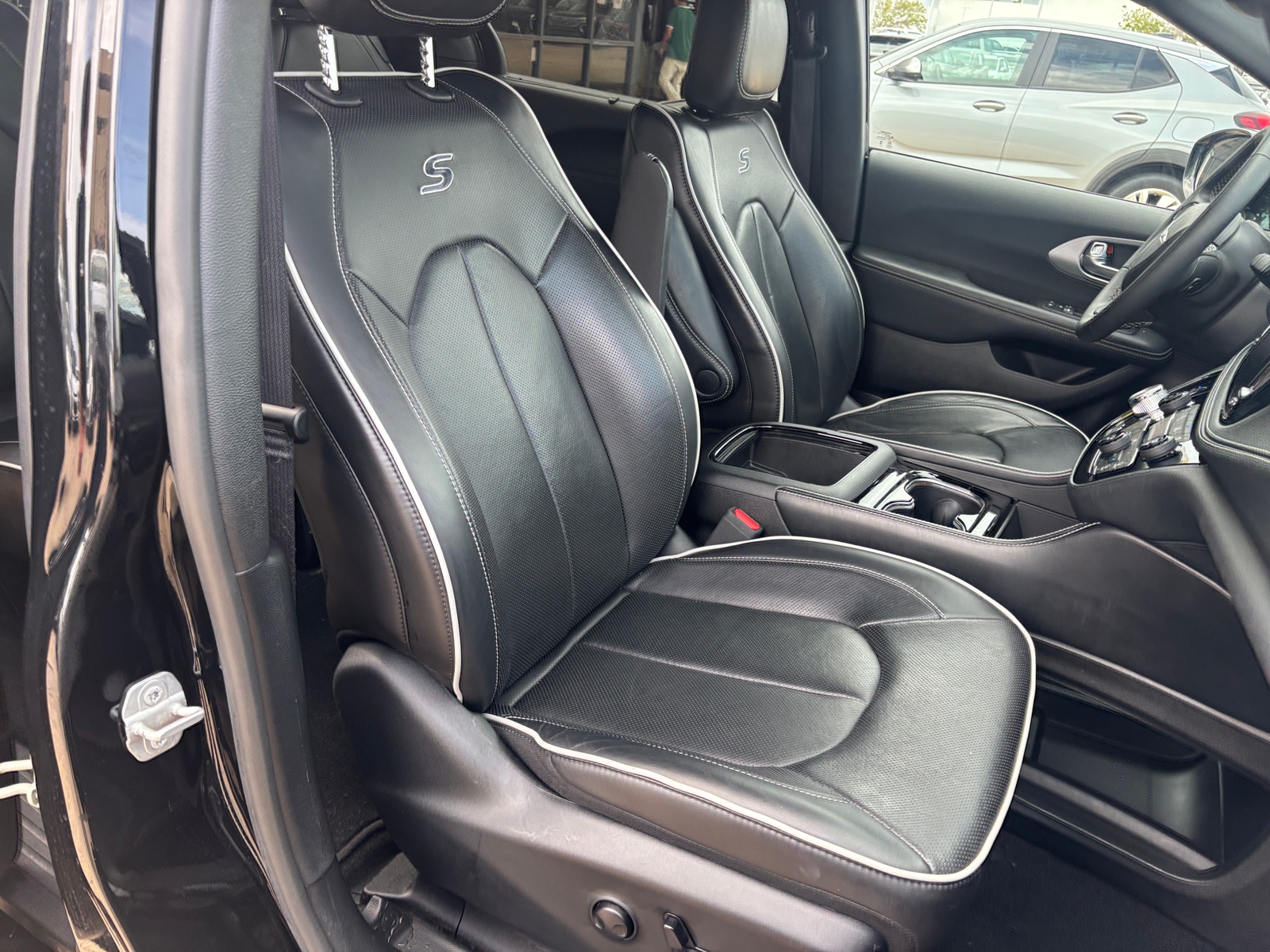 Thumbnail: 2025 Chrysler Pacifica - 2