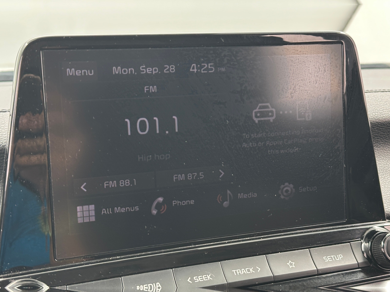Thumbnail: 2022 Kia Forte - 4