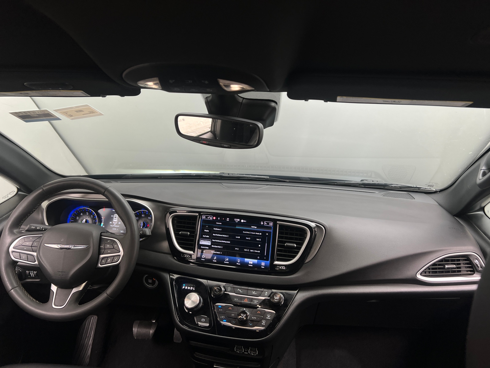 Thumbnail: 2025 Chrysler Pacifica - 2
