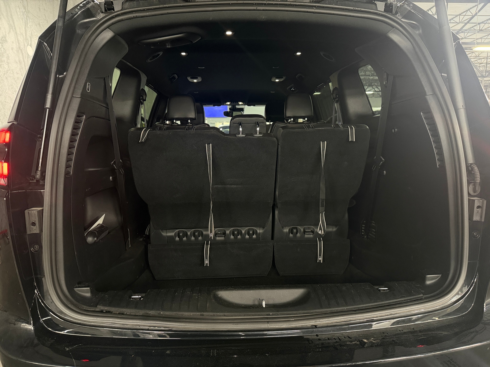 Thumbnail: 2025 Chrysler Pacifica - 6