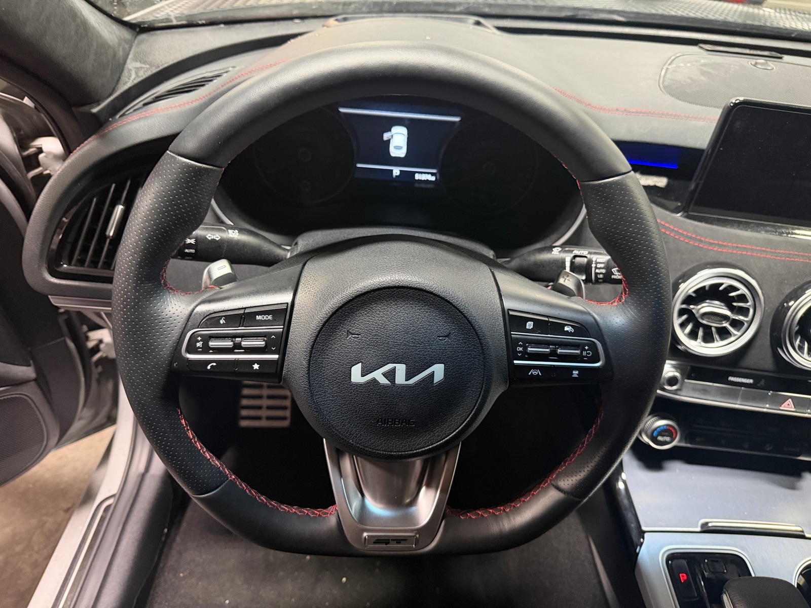 Thumbnail: 2023 Kia Stinger - 4