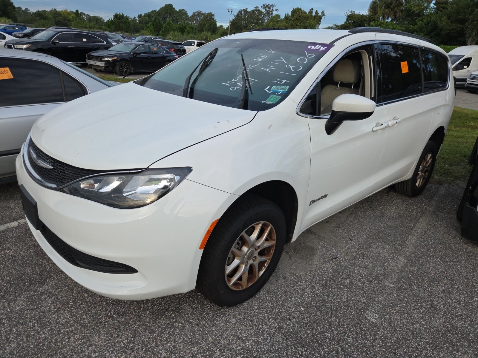 2021 Chrysler Voyager Lxi