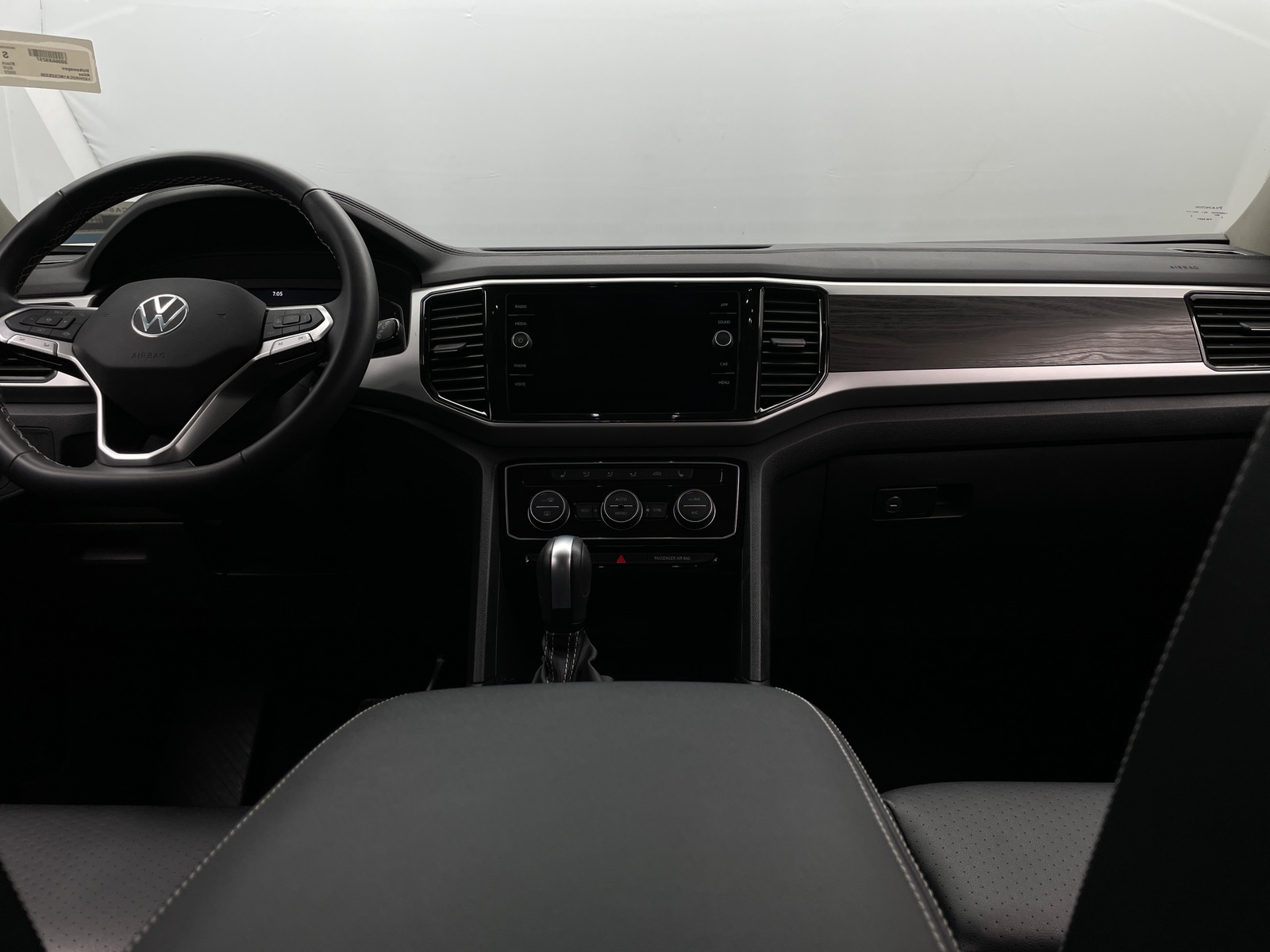Thumbnail: 2022 Volkswagen Atlas - 3