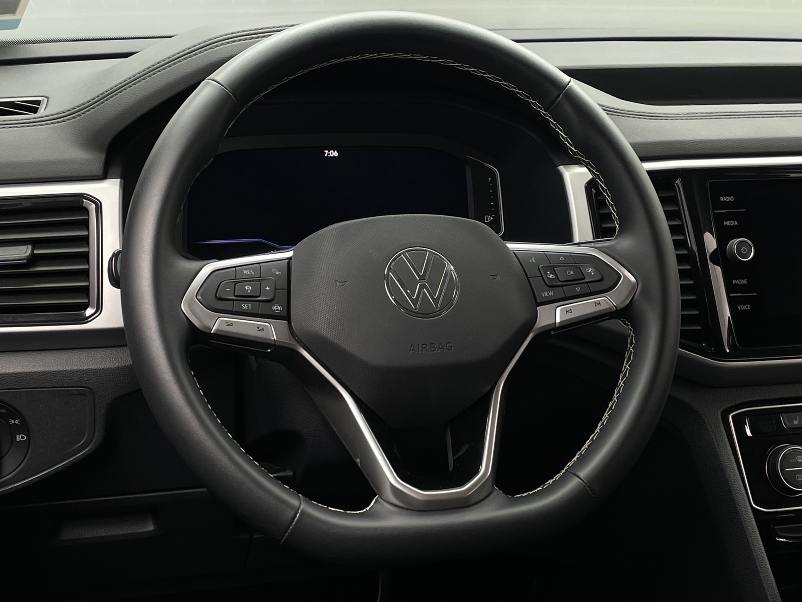 Thumbnail: 2022 Volkswagen Atlas - 5