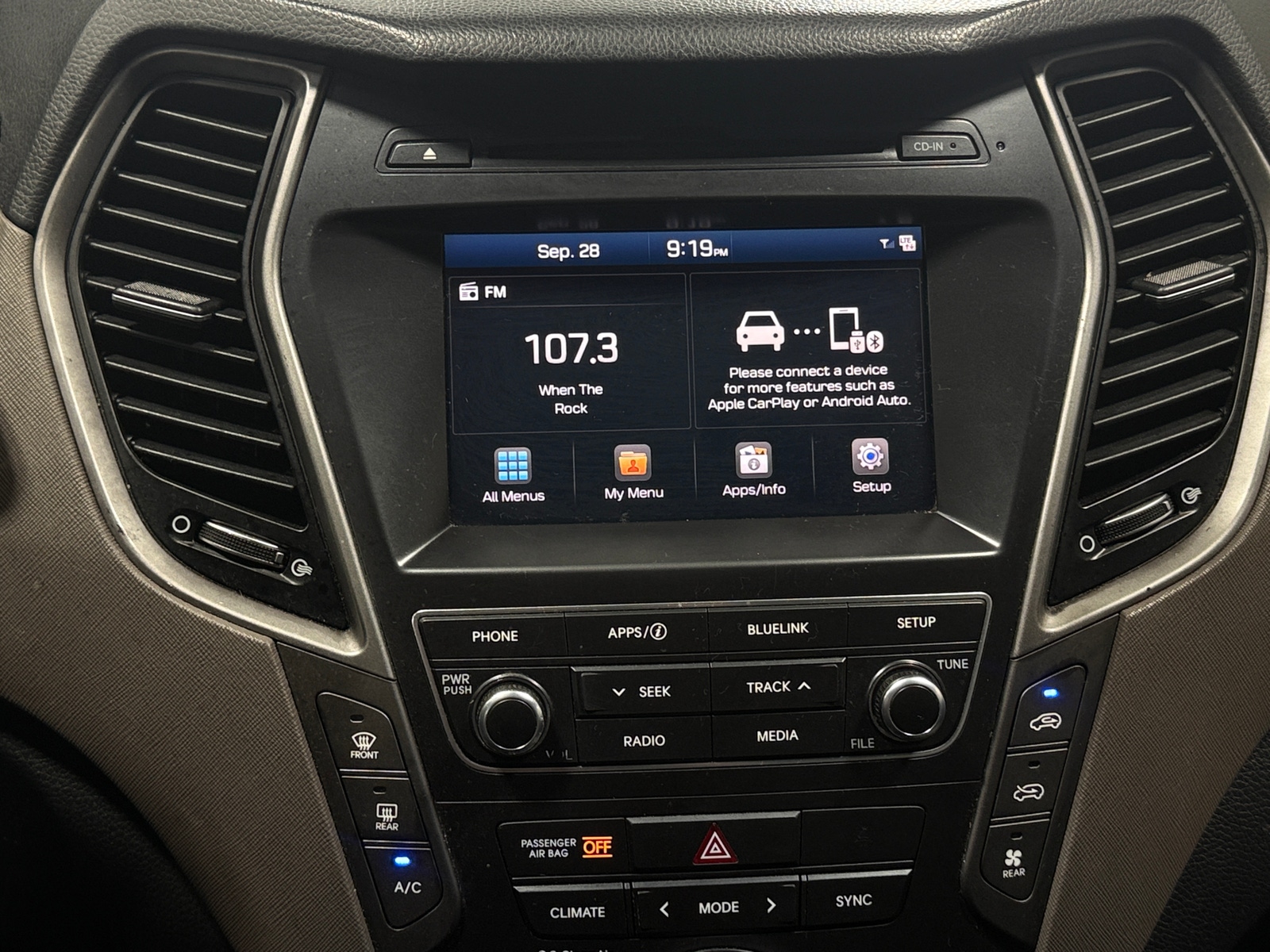 Thumbnail: 2017 Hyundai Santa Fe - 4