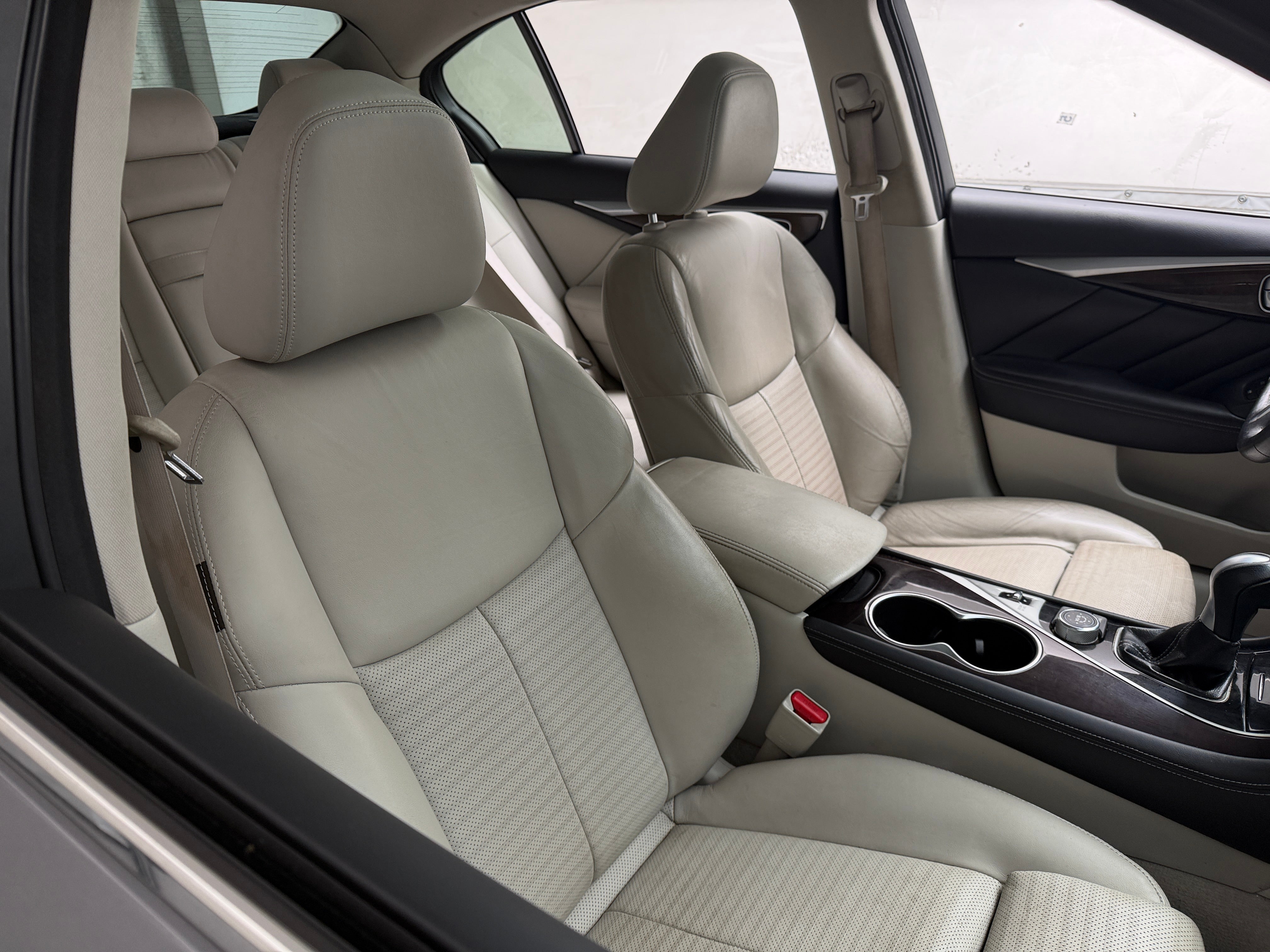 2015 INFINITI Q50