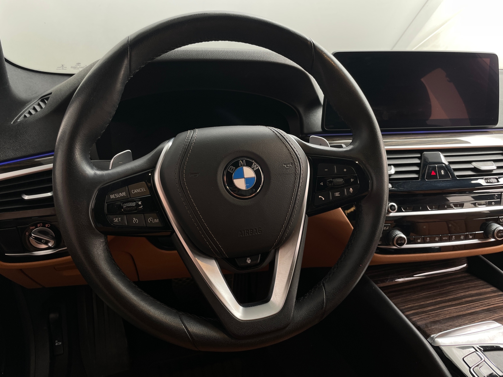 Thumbnail: 2023 BMW 5 Series - 4