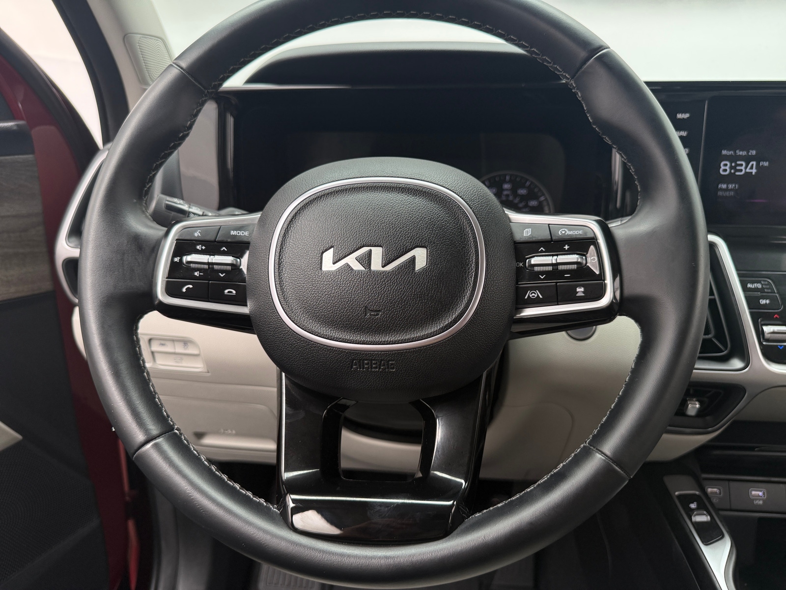 Thumbnail: 2023 Kia Sorento - 4