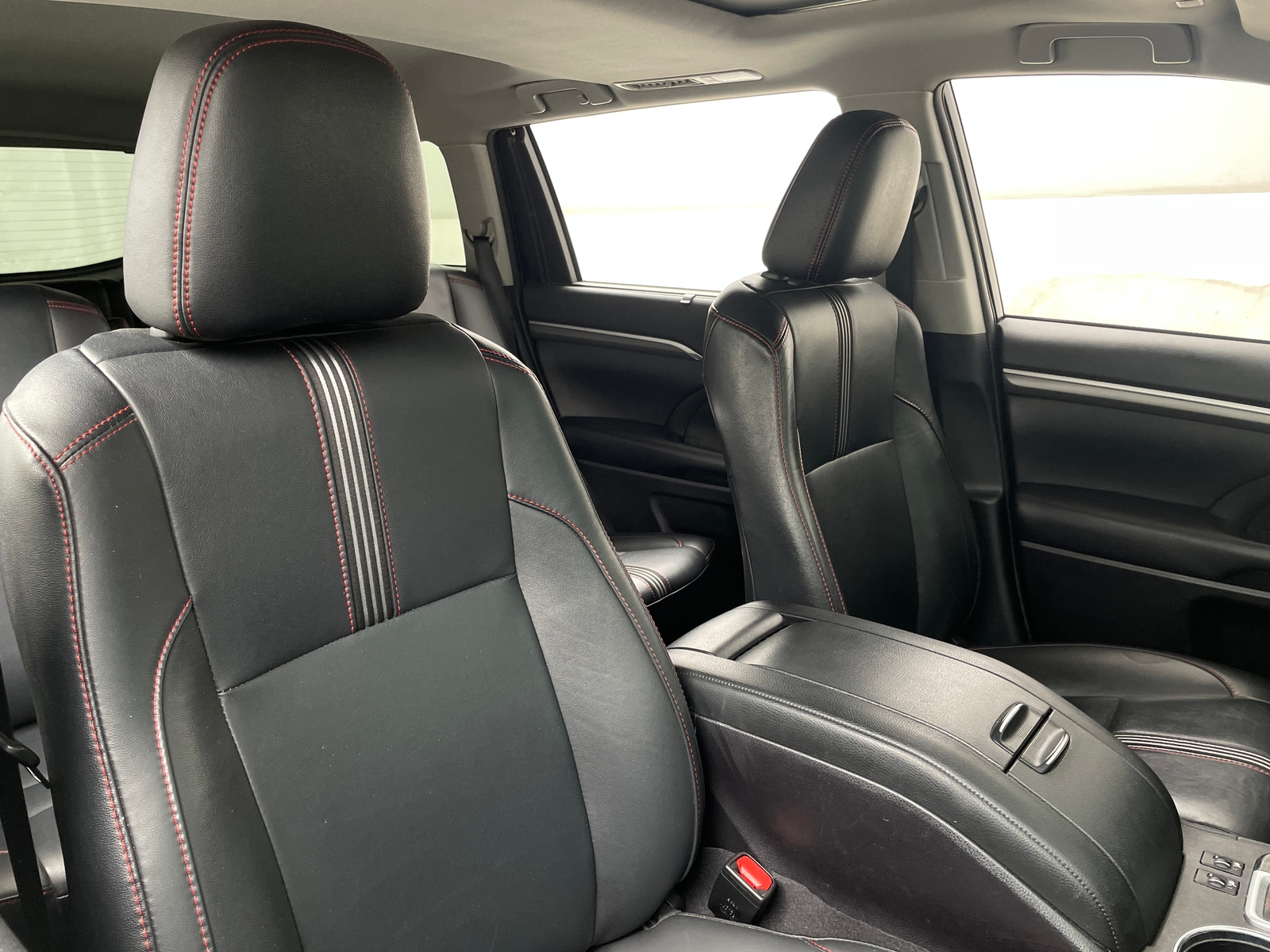 Thumbnail: 2019 Toyota Highlander - 2