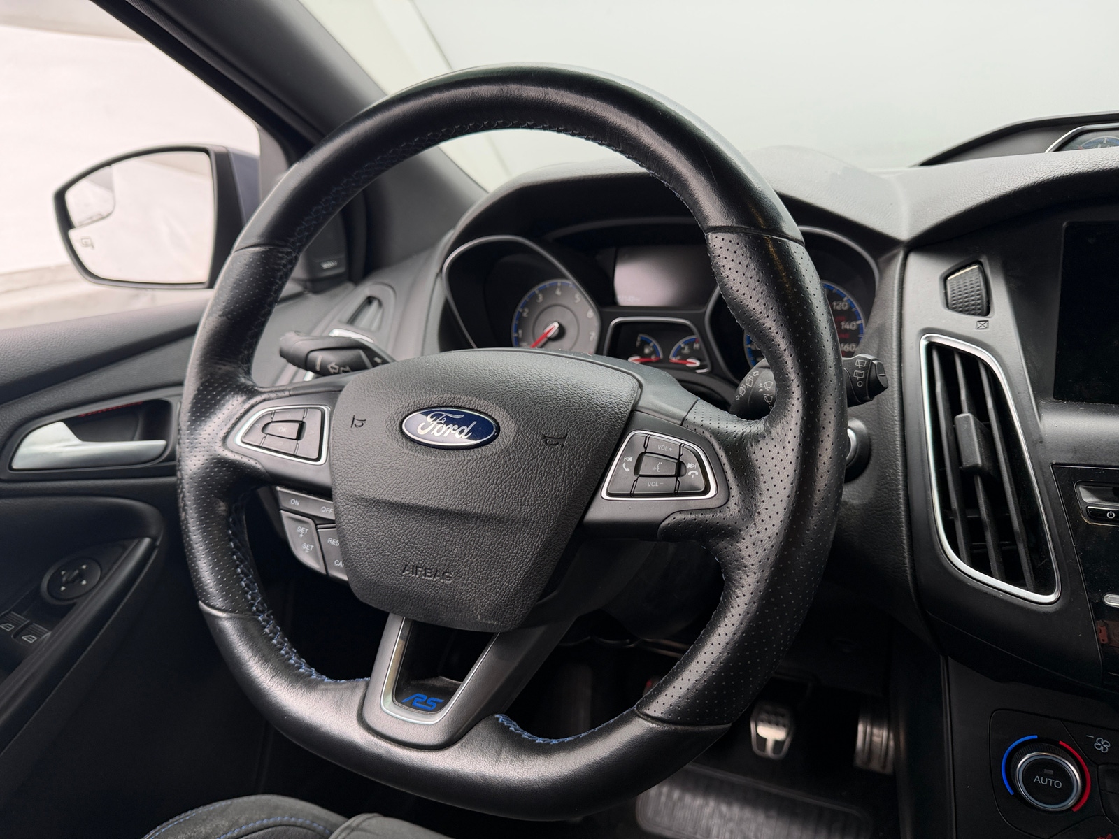 Thumbnail: 2016 Ford Focus - 5
