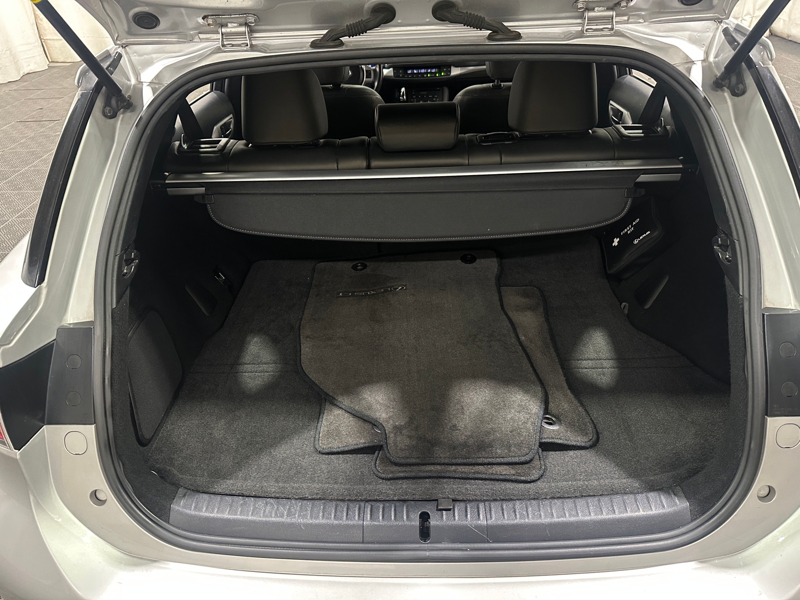 Thumbnail: 2012 Lexus CT - 6