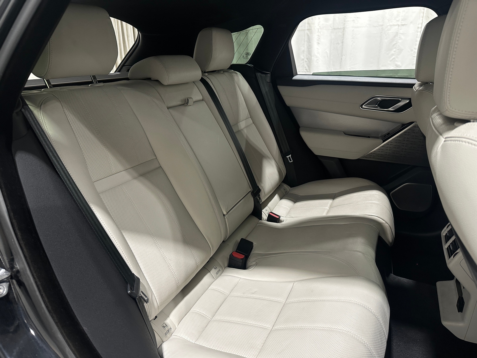 Thumbnail: 2022 Land Rover Range Rover Velar - 6