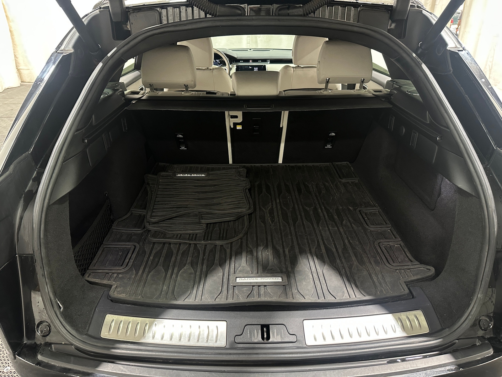 Thumbnail: 2022 Land Rover Range Rover Velar - 7