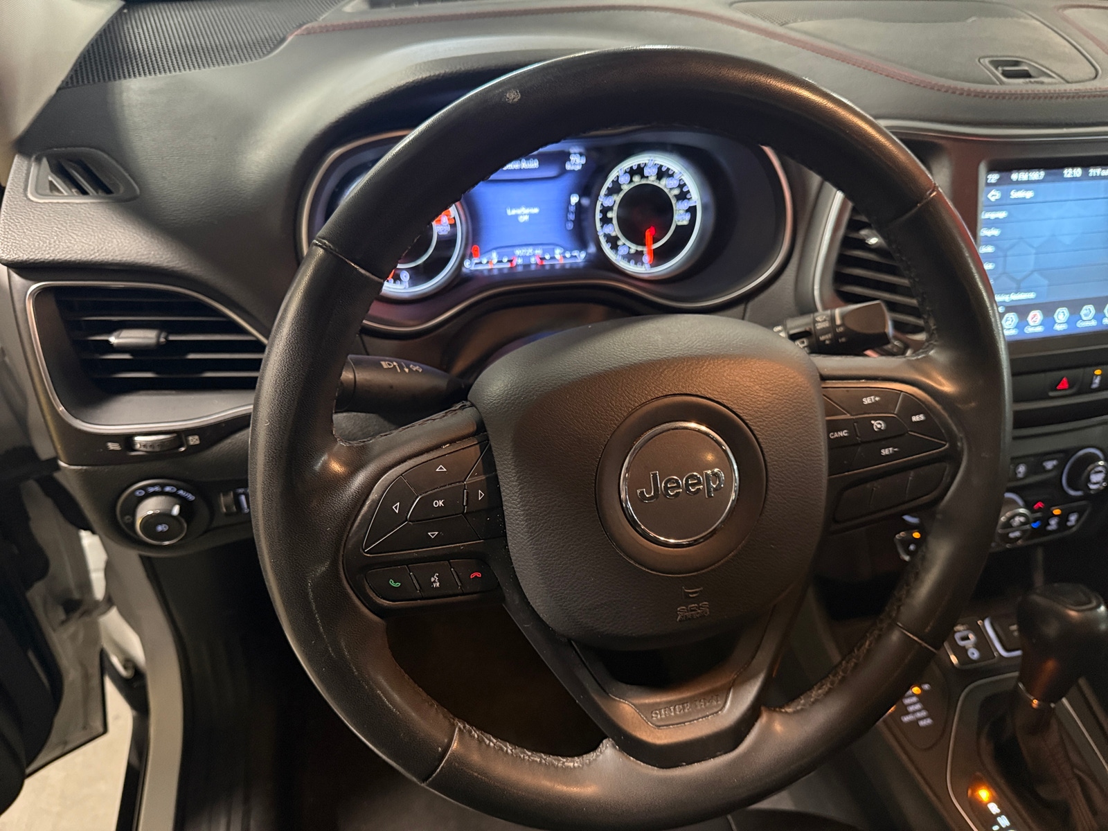 Thumbnail: 2022 Jeep Cherokee - 5