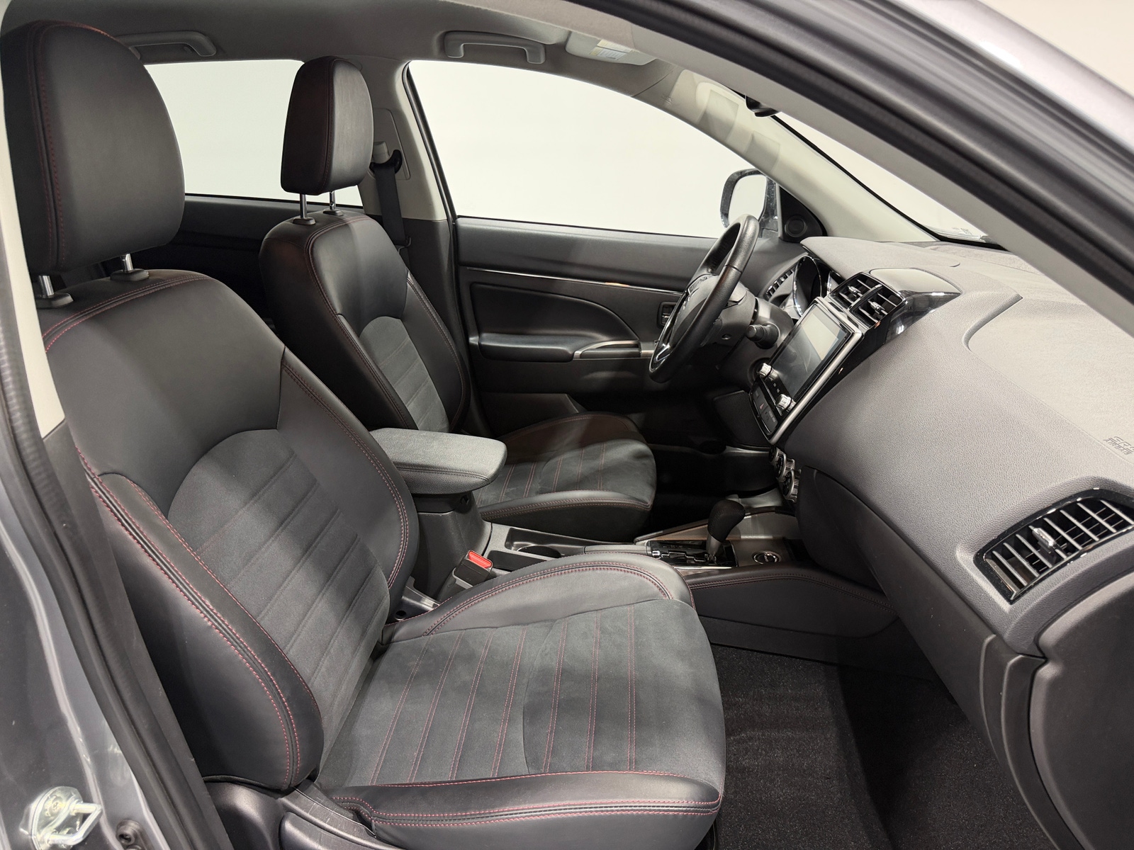 Thumbnail: 2024 Mitsubishi Outlander Sport - 2