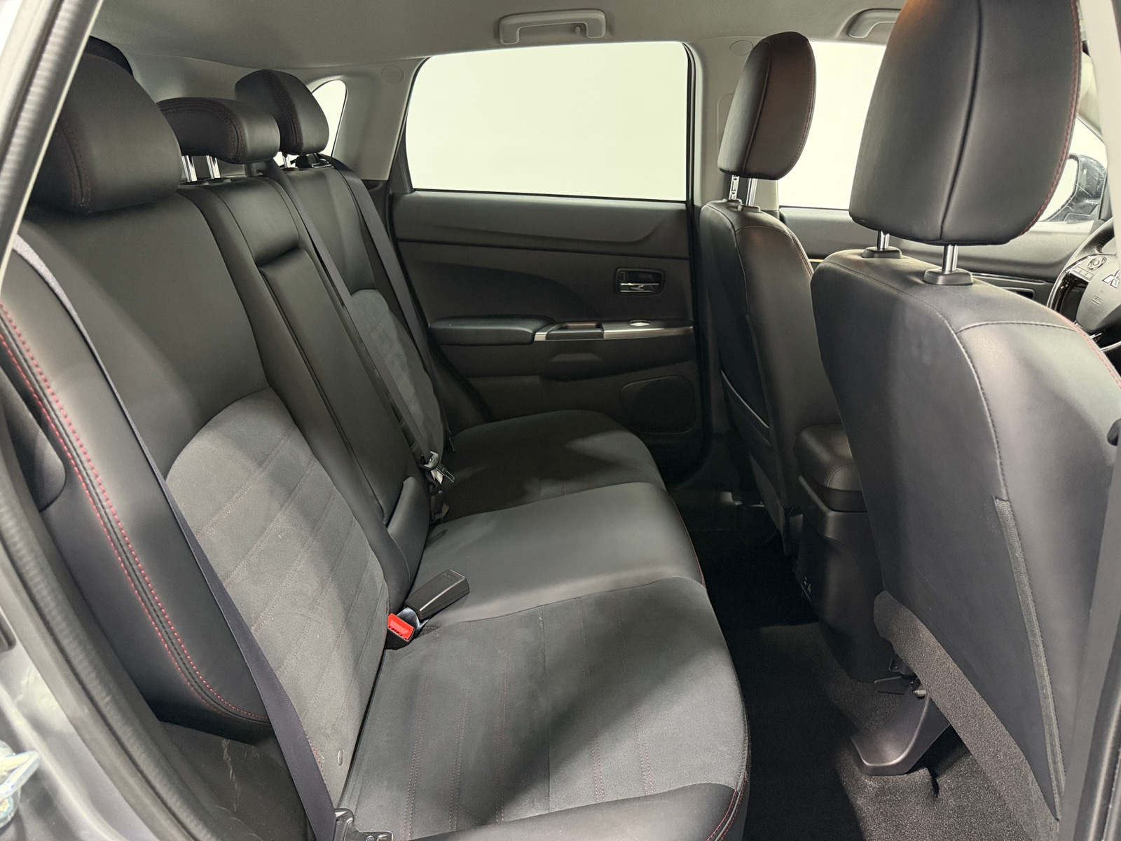 Thumbnail: 2024 Mitsubishi Outlander Sport - 6