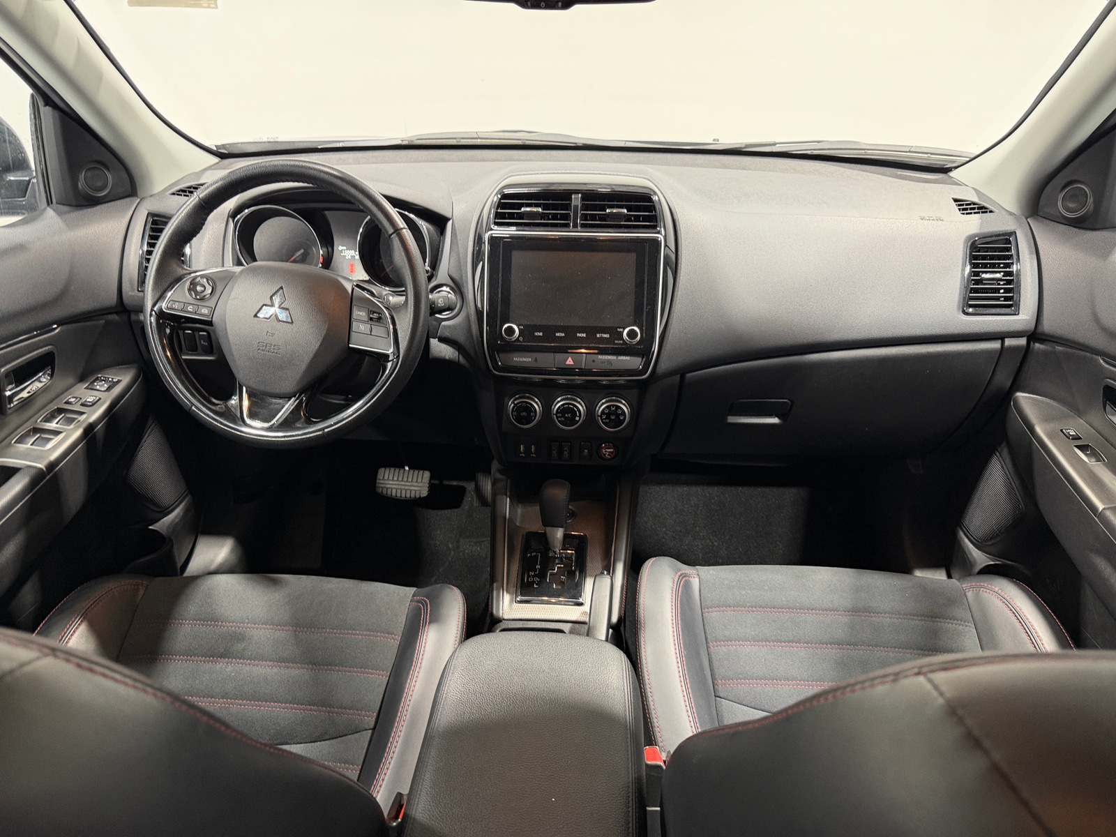 Thumbnail: 2024 Mitsubishi Outlander Sport - 3