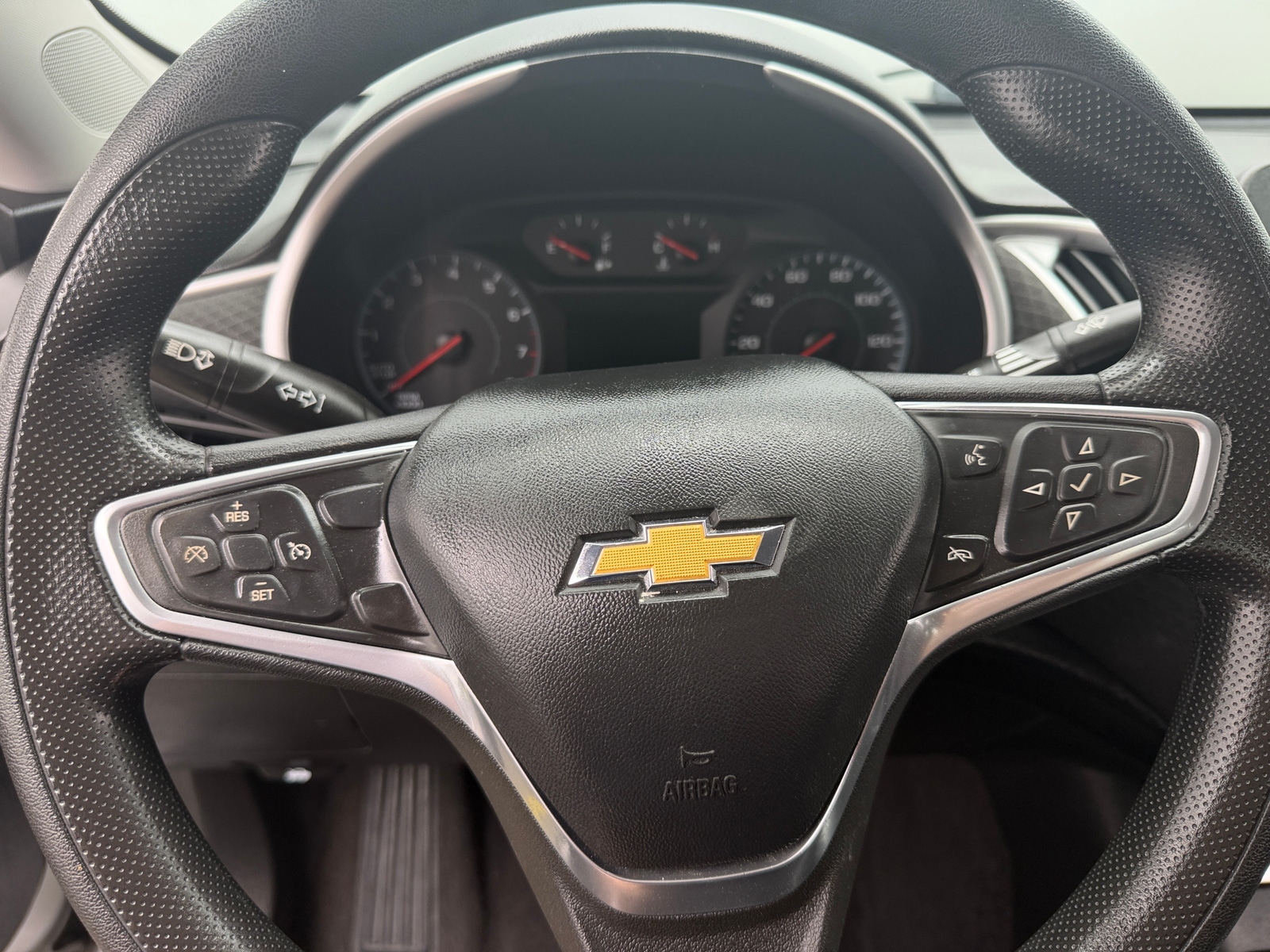 Thumbnail: 2022 Chevrolet Malibu - 5