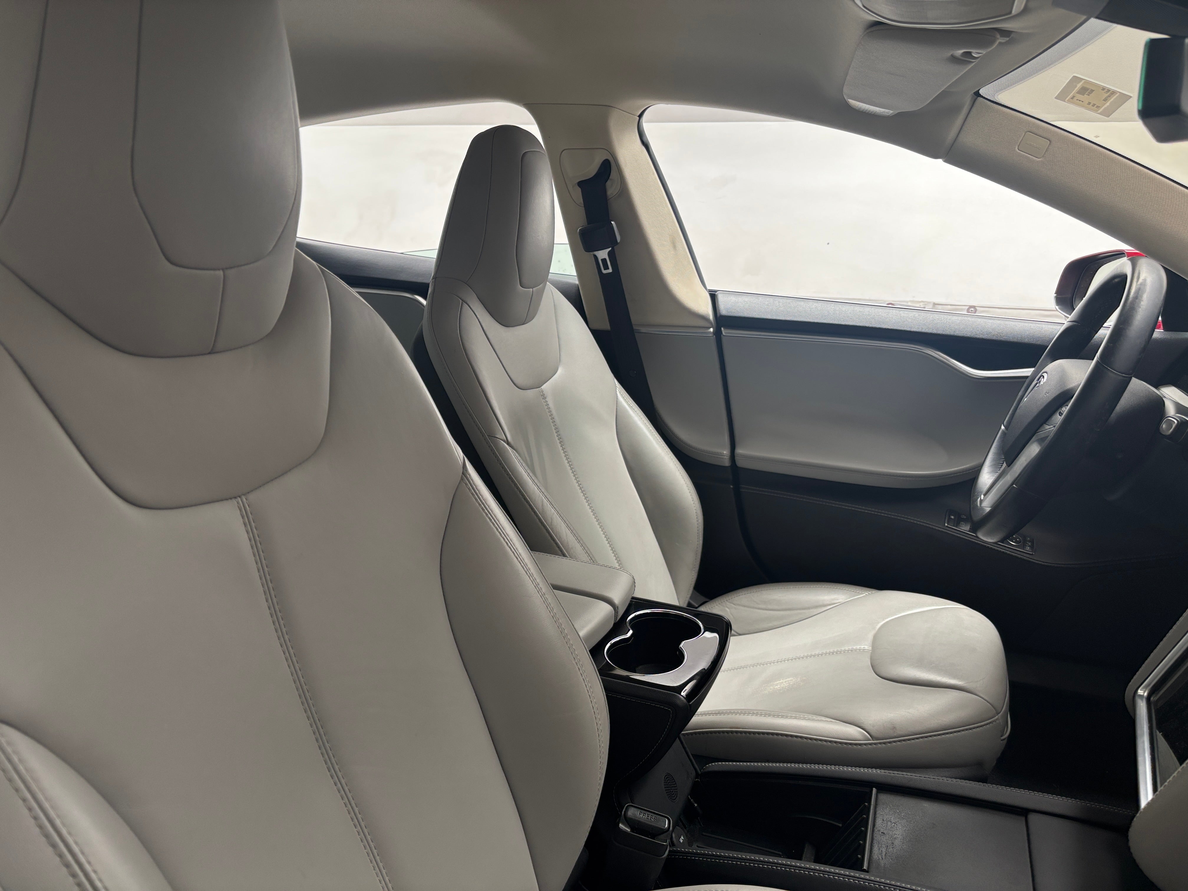 2015 Tesla Model S 85