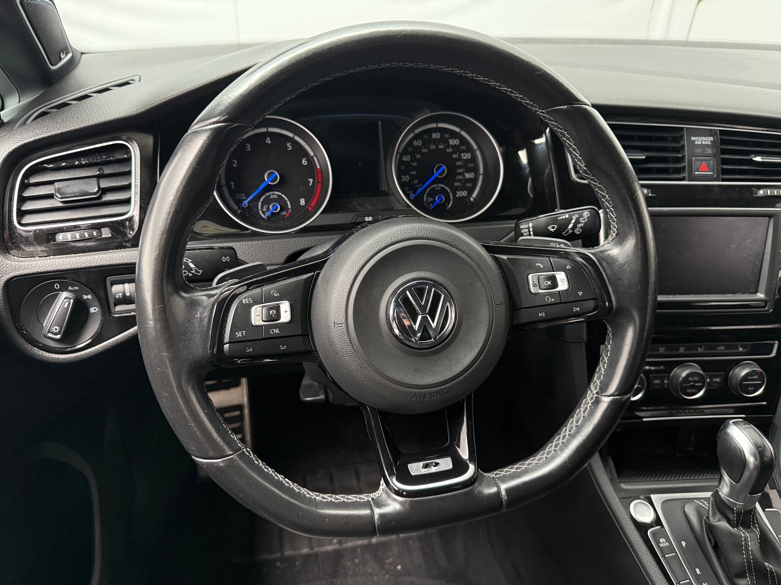 Thumbnail: 2017 Volkswagen Golf - 4