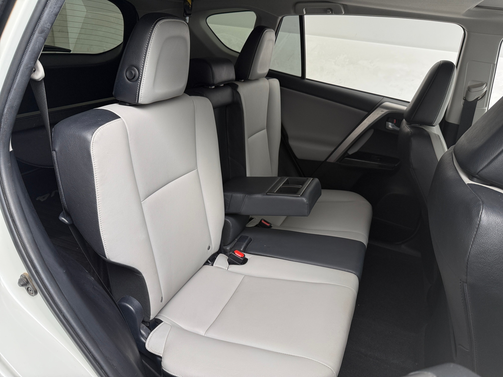 Thumbnail: 2017 Toyota RAV4 - 6