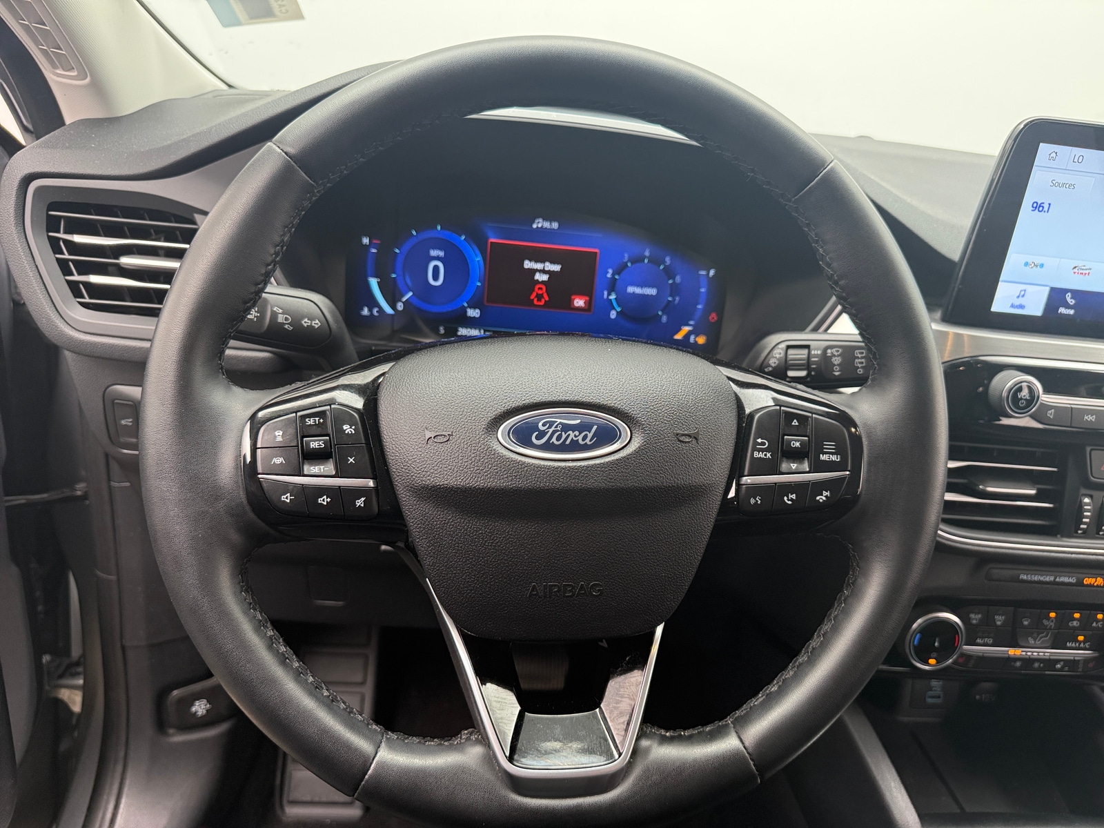 Thumbnail: 2022 Ford Escape - 4