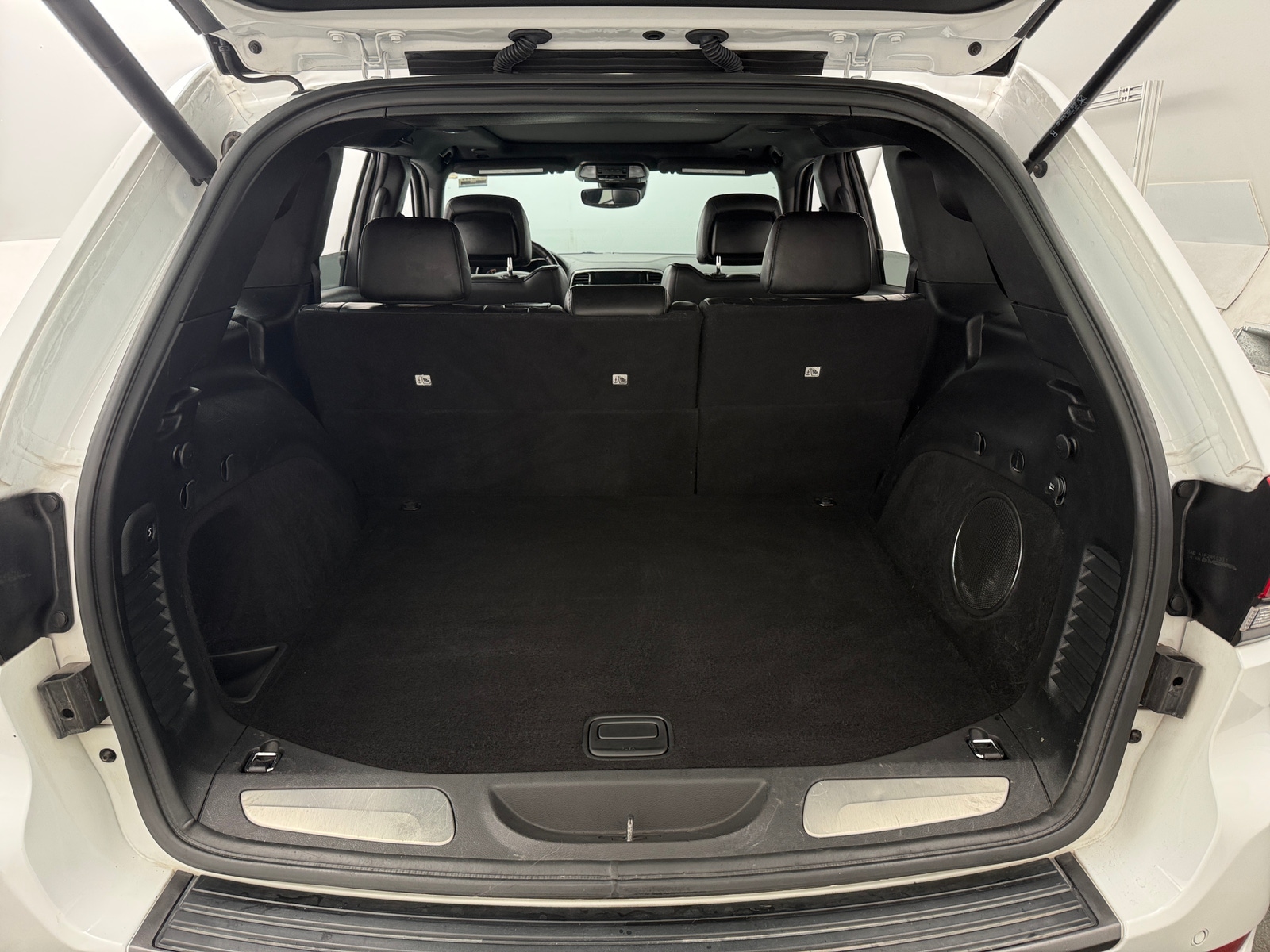 Thumbnail: 2019 Jeep Grand Cherokee - 6