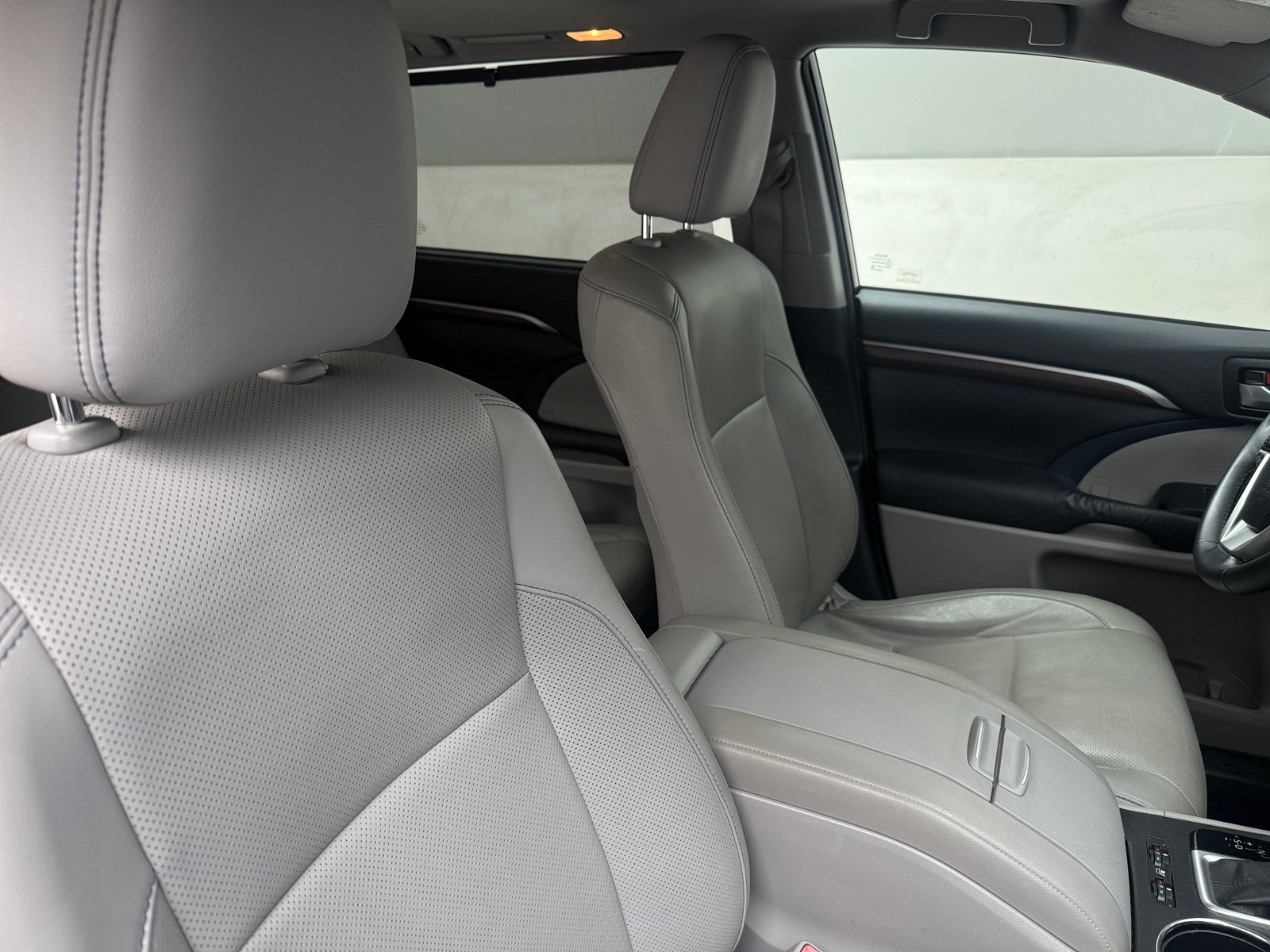 Thumbnail: 2014 Toyota Highlander - 2