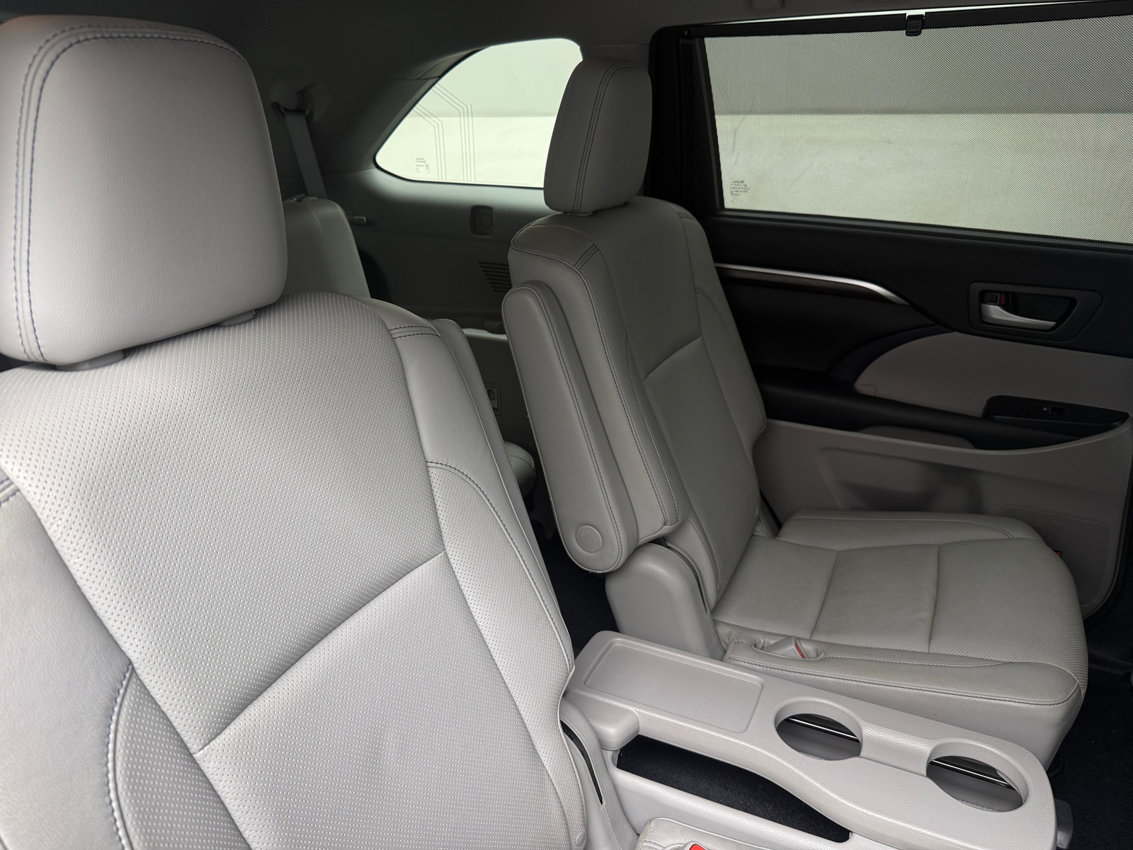 Thumbnail: 2014 Toyota Highlander - 6
