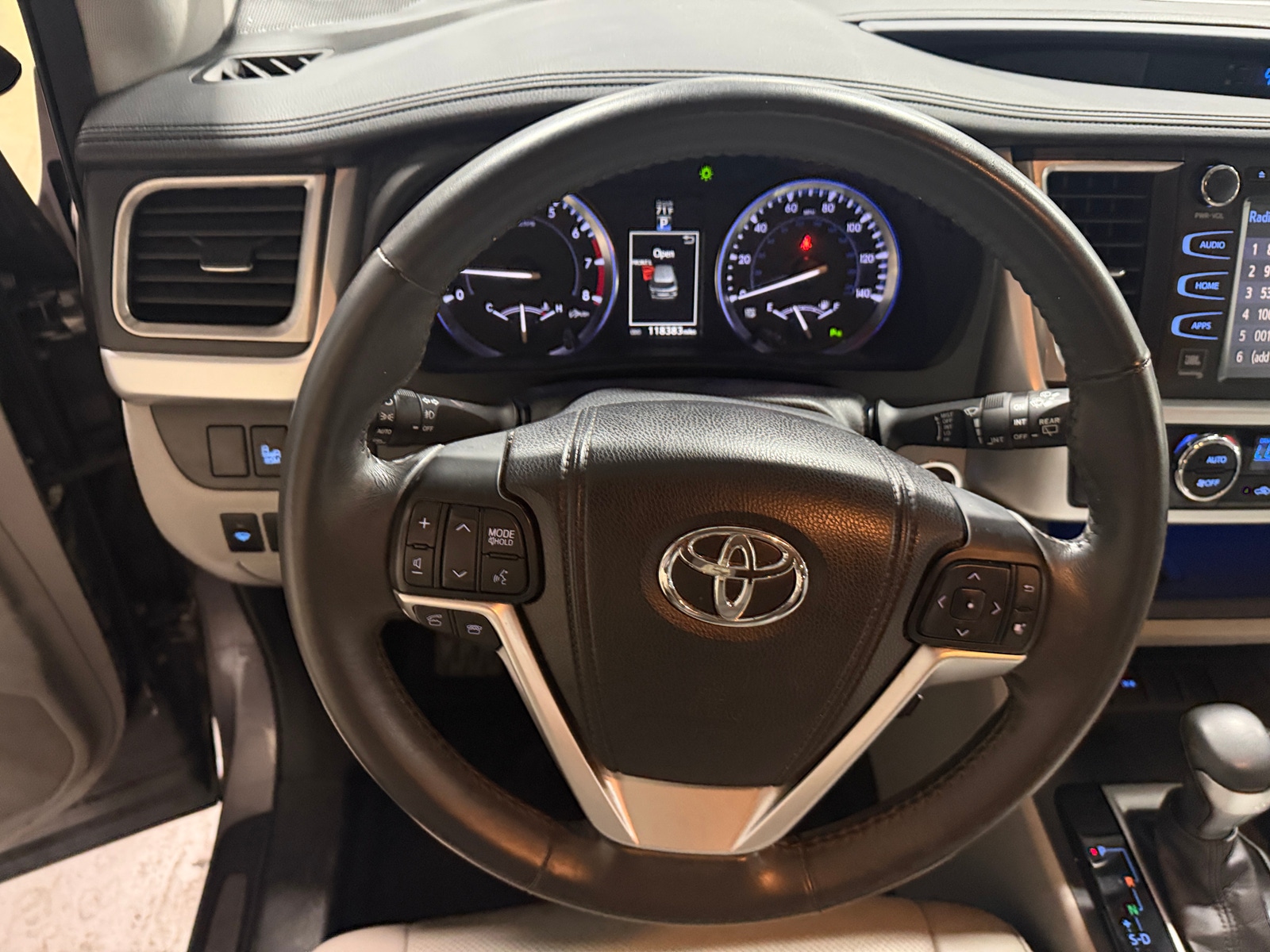 Thumbnail: 2014 Toyota Highlander - 5