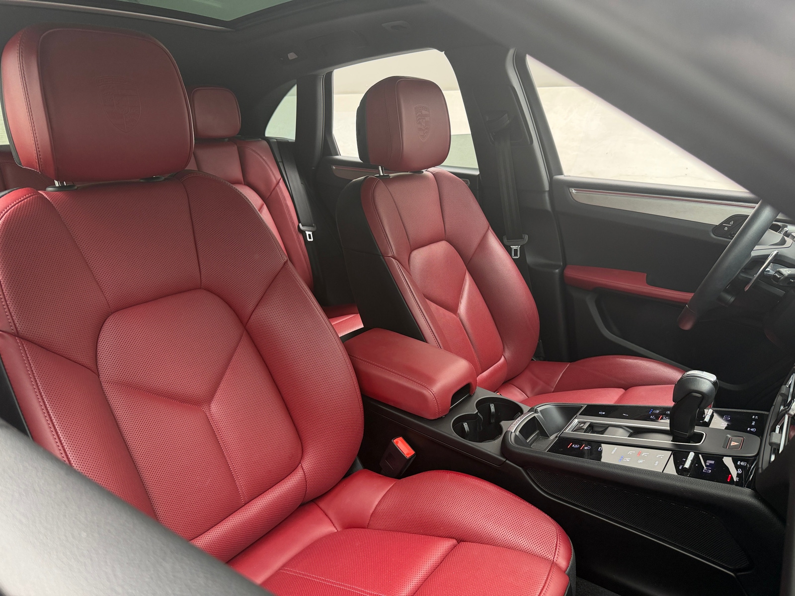 Thumbnail: 2024 Porsche Macan - 2